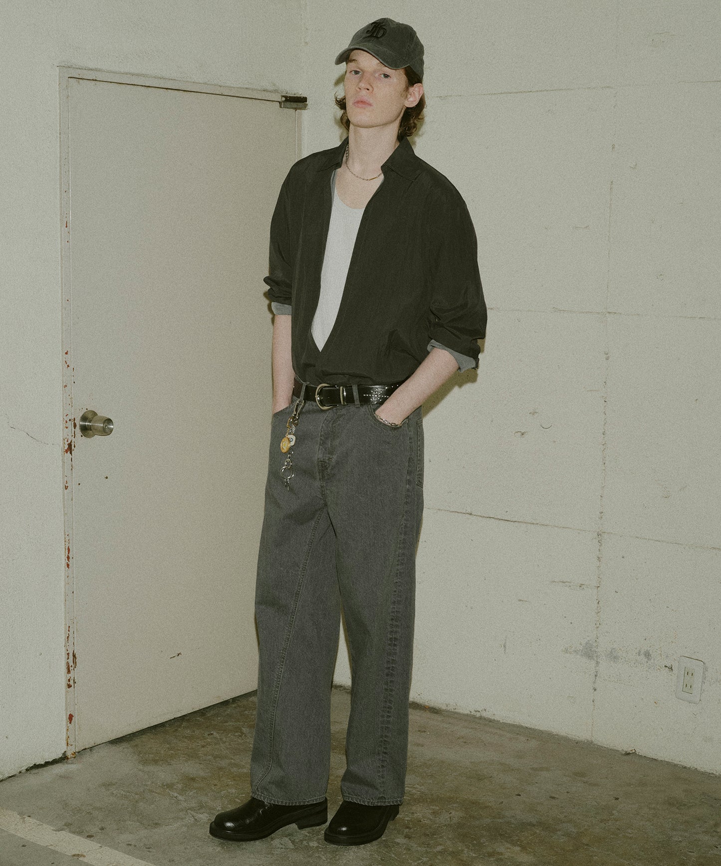 USED TWIST DENIM PANTS