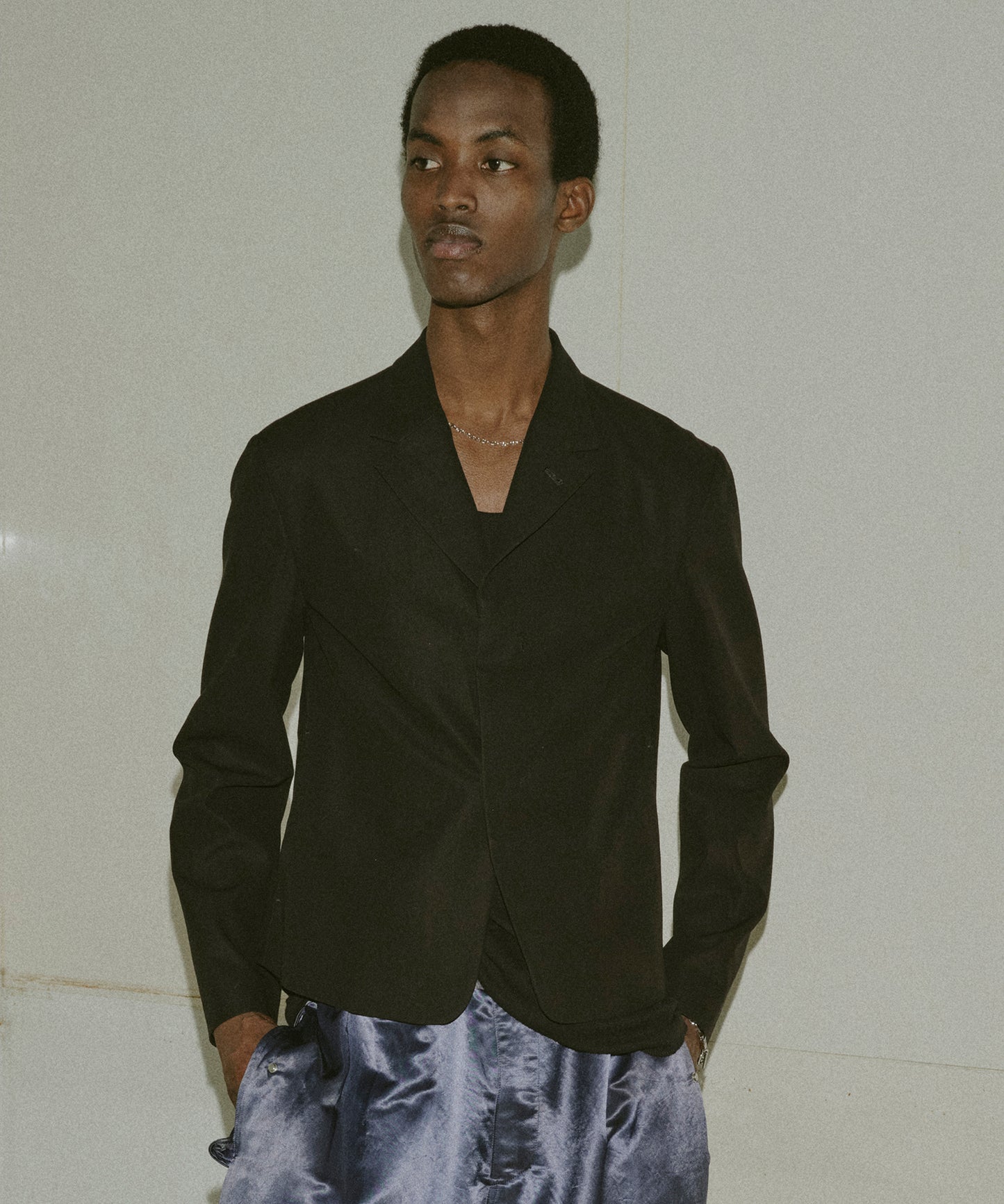 COMPACT TAILORED JACKET