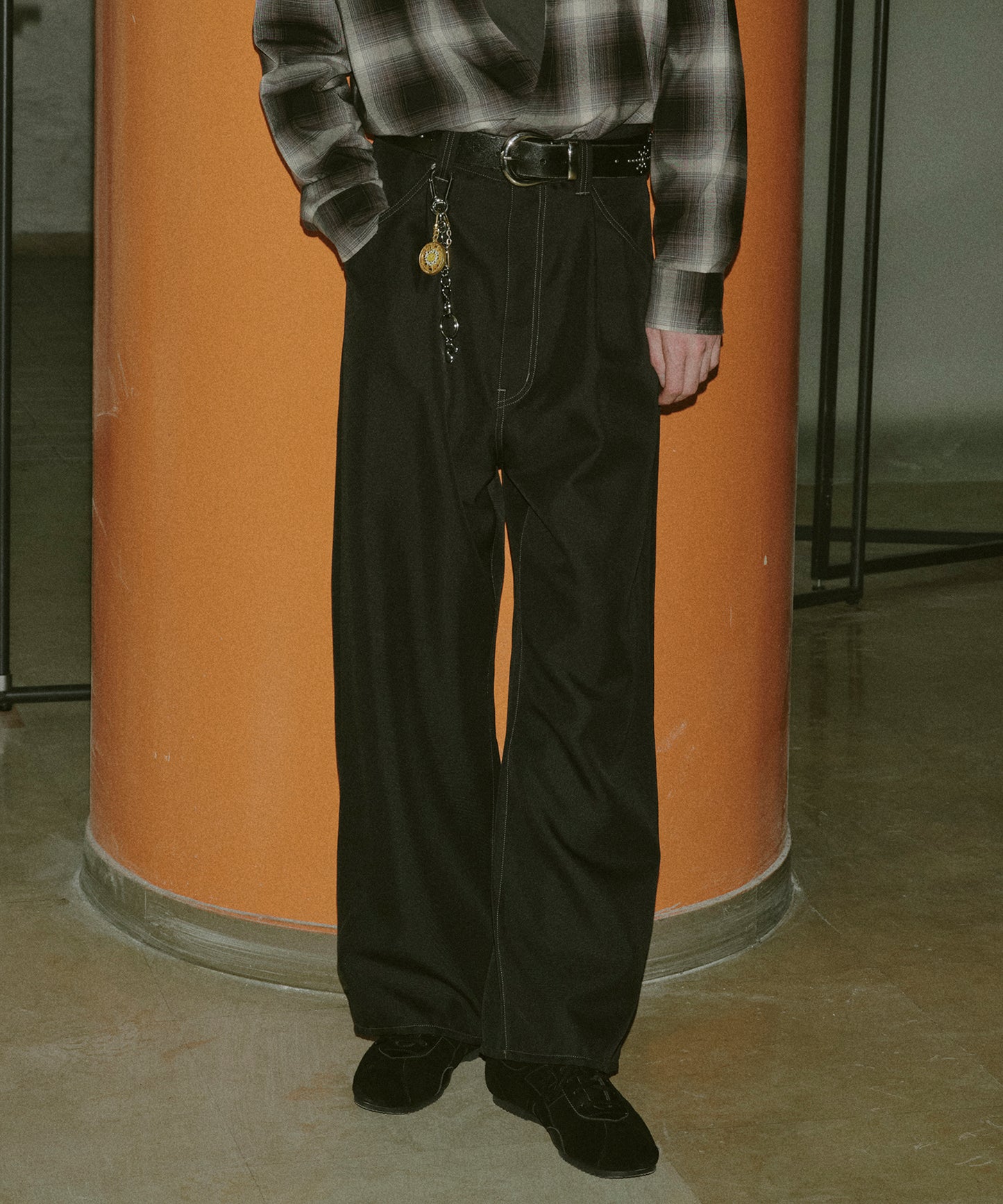 WIDE ONE TUCK STRAIGHT PANTS