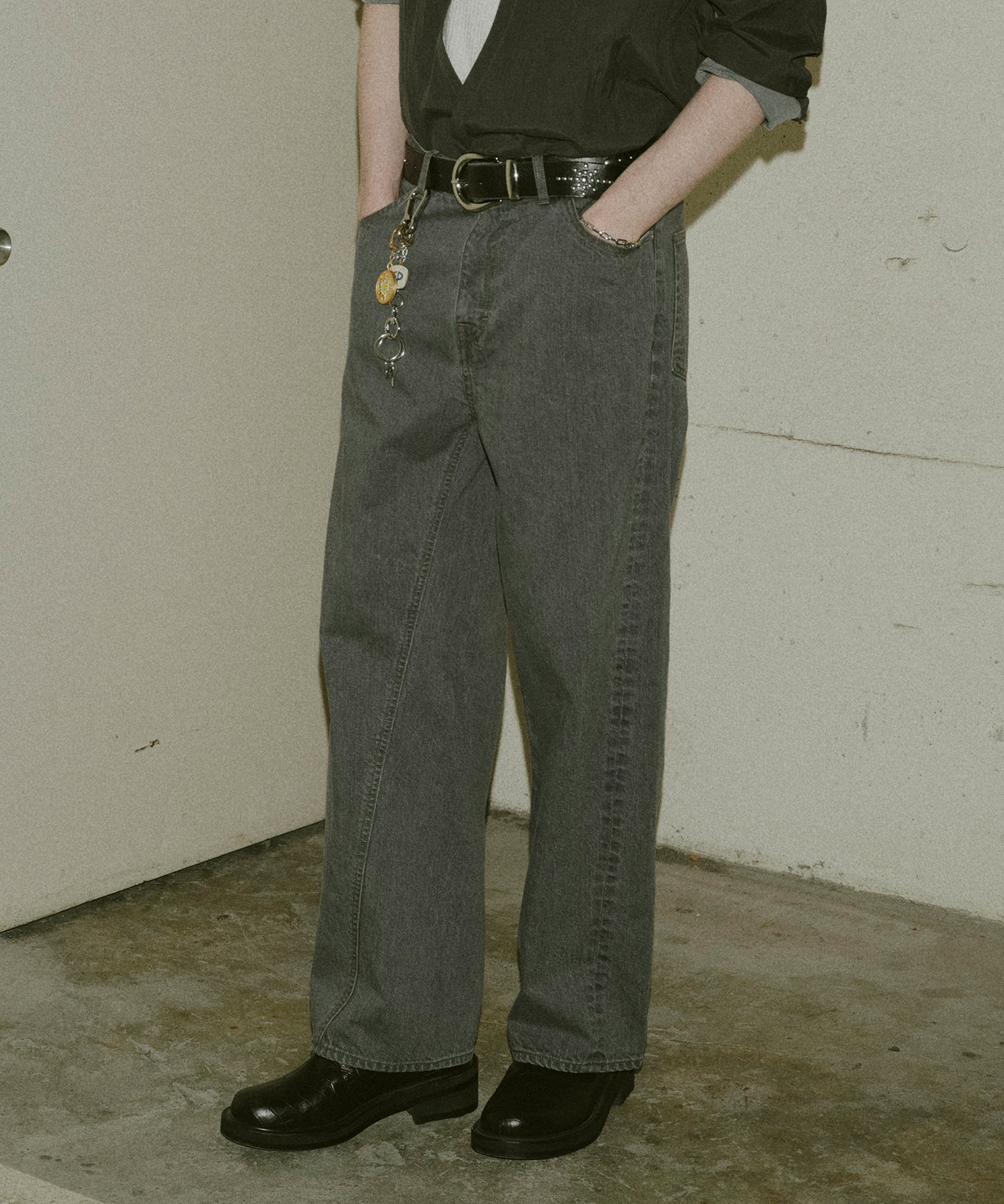 USED TWIST DENIM PANTS