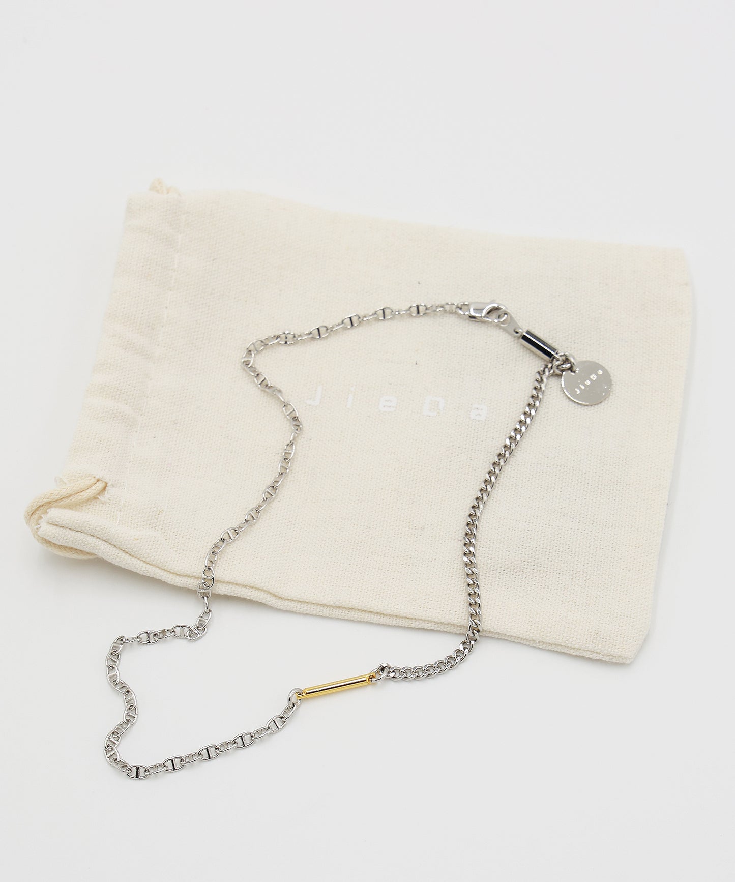 THIN SWITCHING NECKLACE