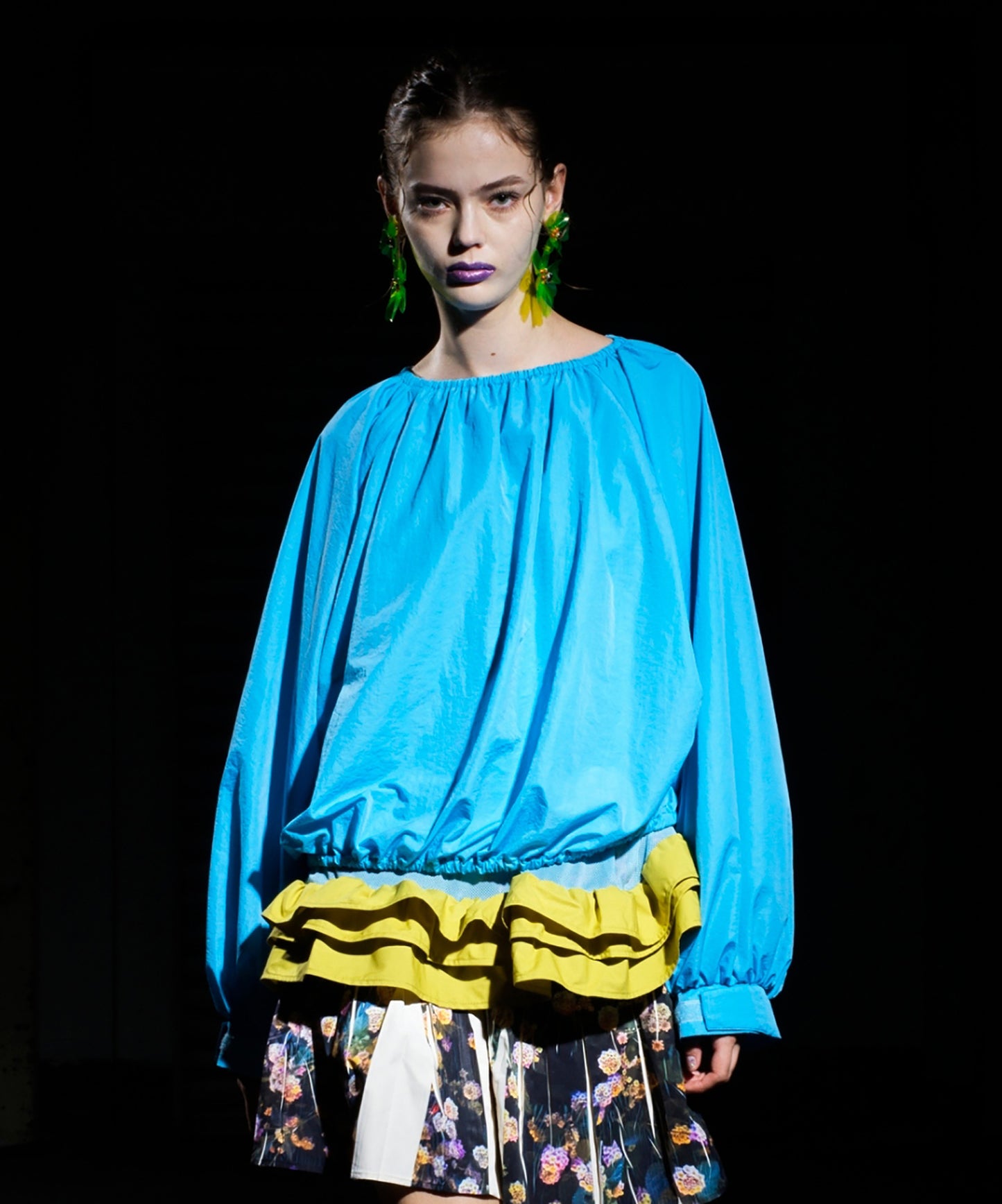 FRILL HEM NYLON PULLOVER