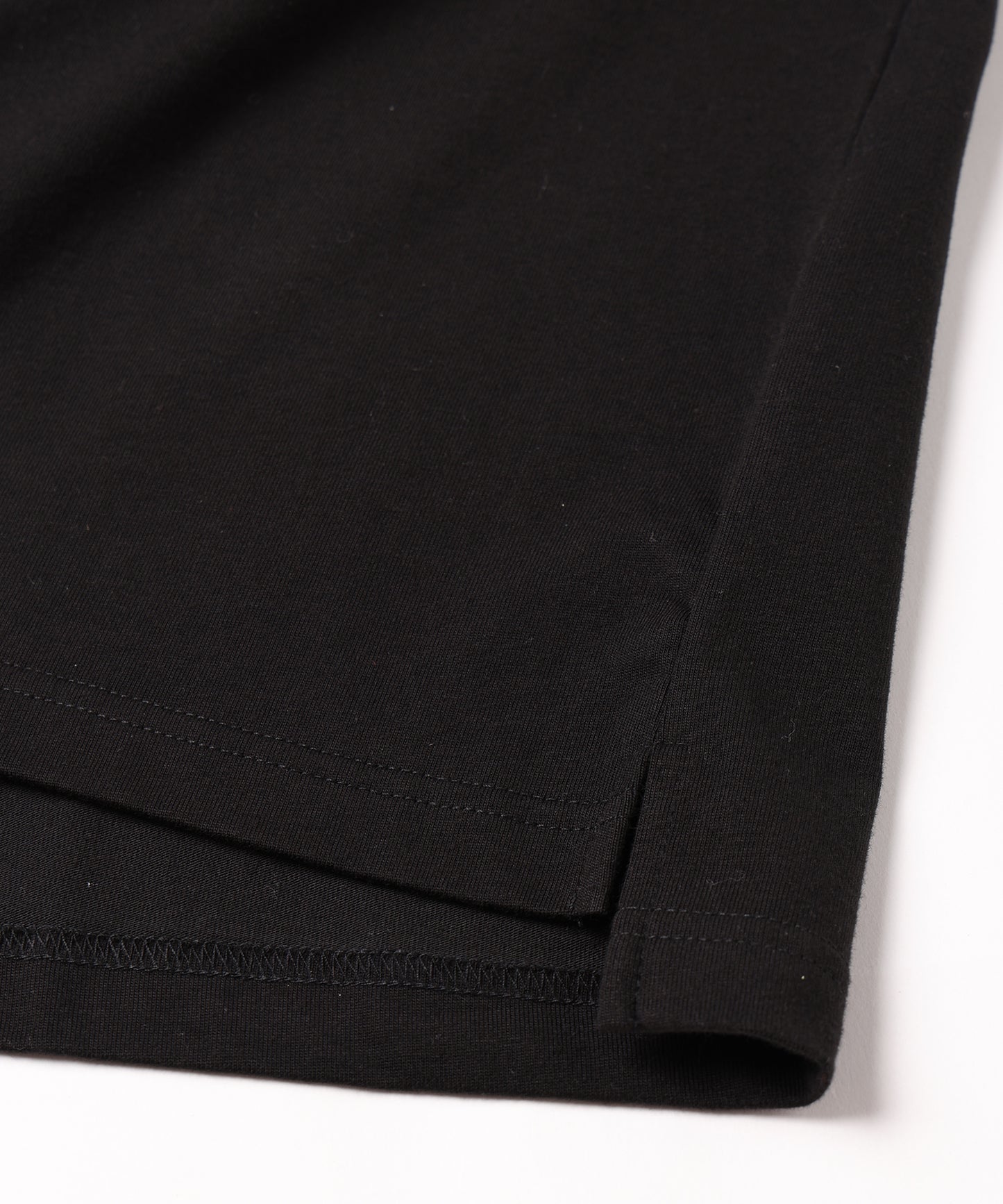 JE EMBROIDERY TEE