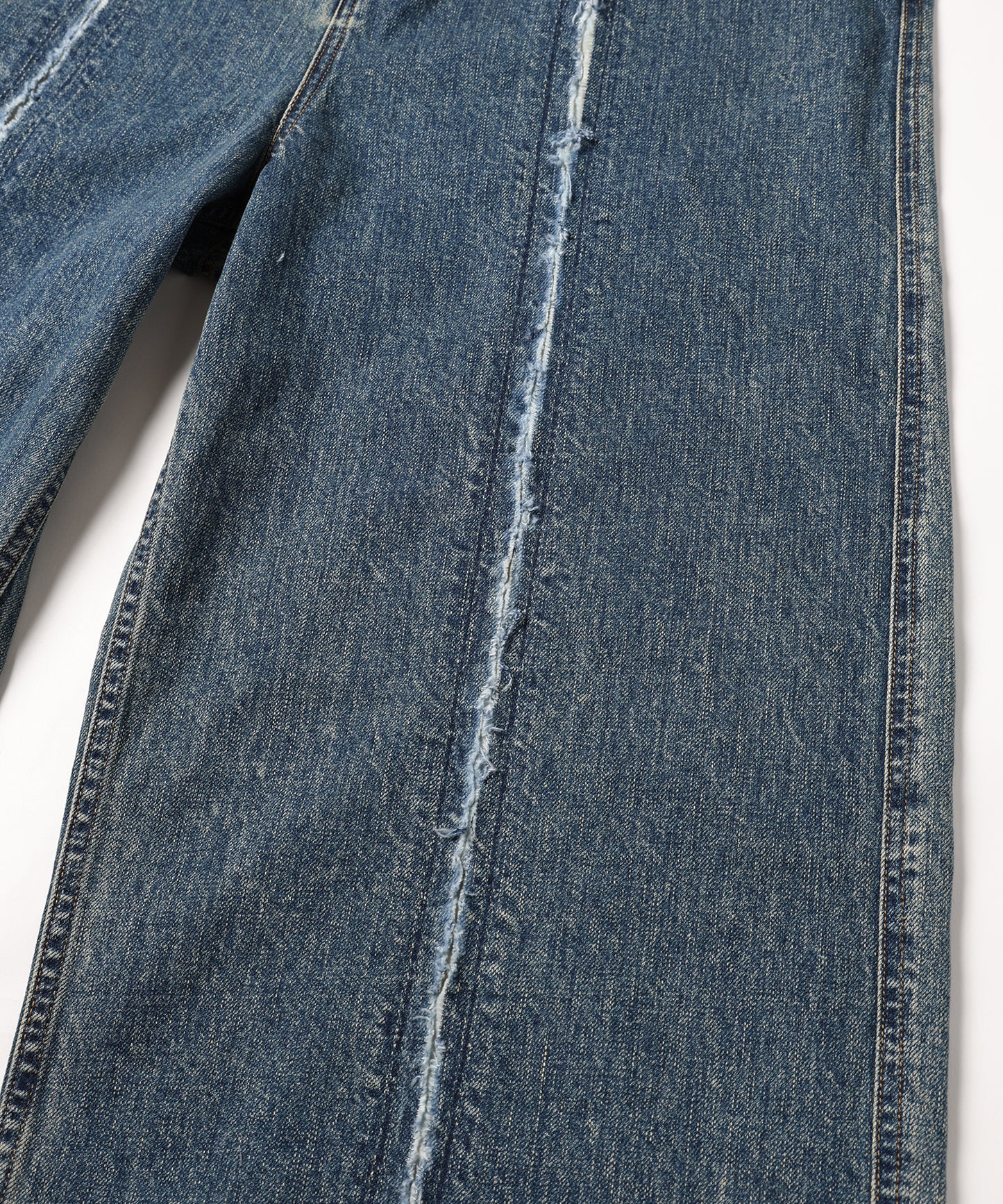 CUTTING WIDE DENIM