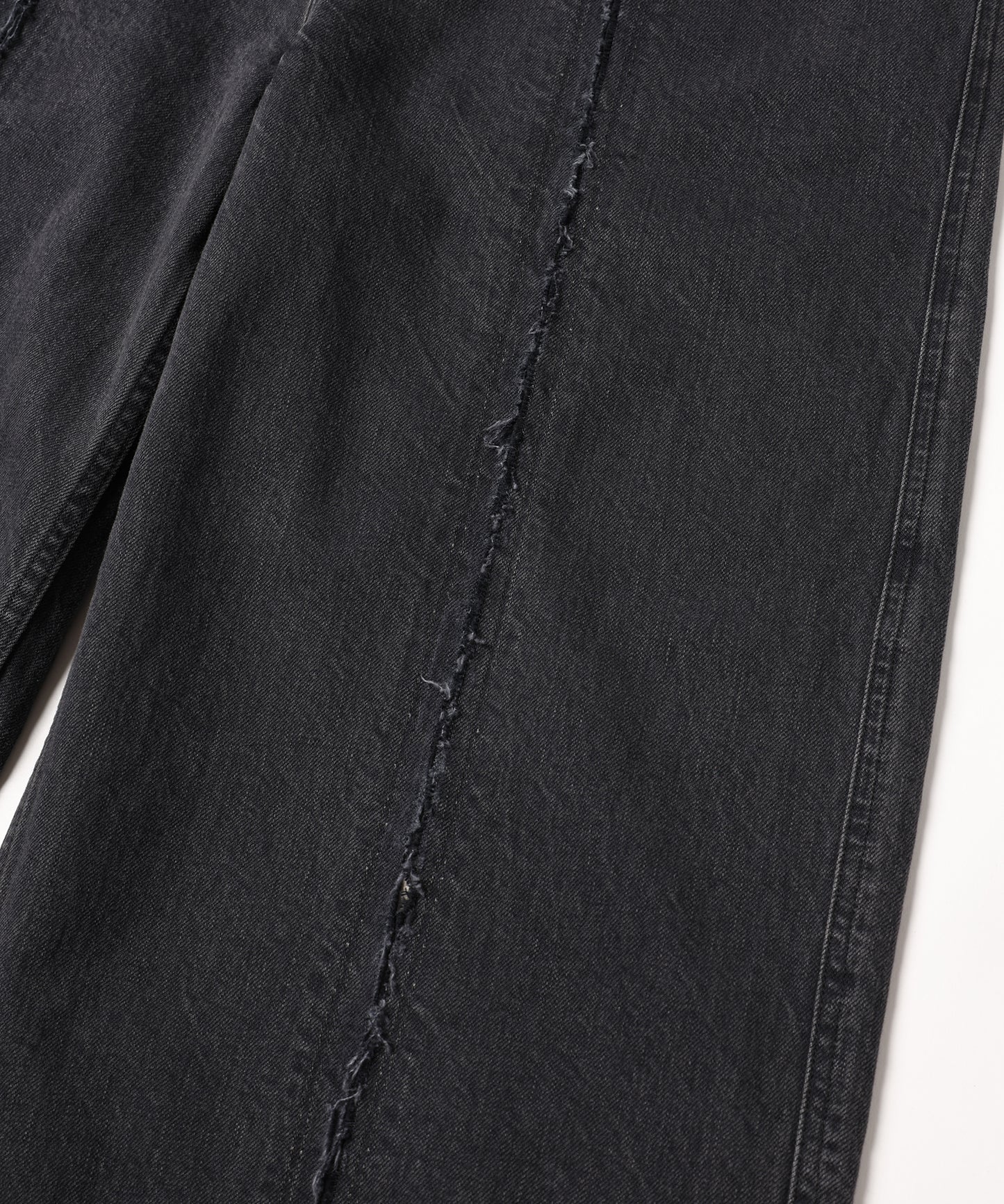 CUTTING WIDE DENIM