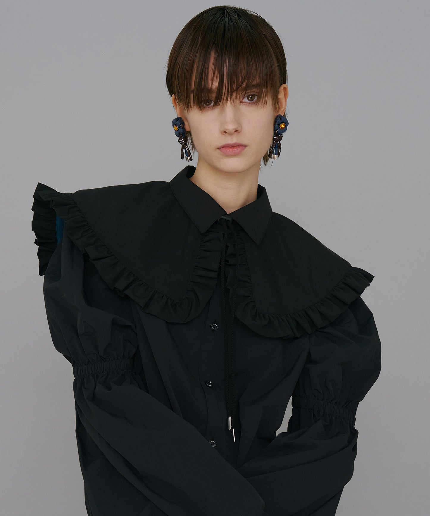 REVERSIBLE FRILL COLLAR