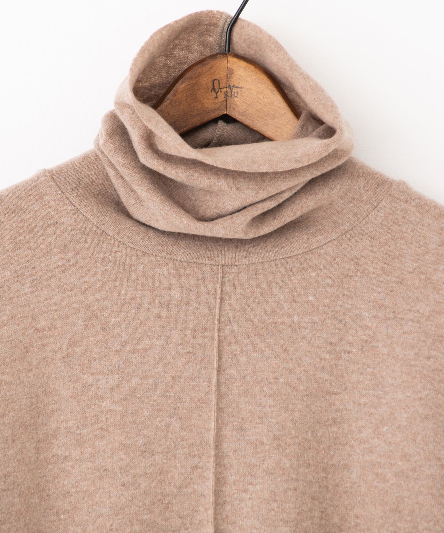 soft wool t-neck knit