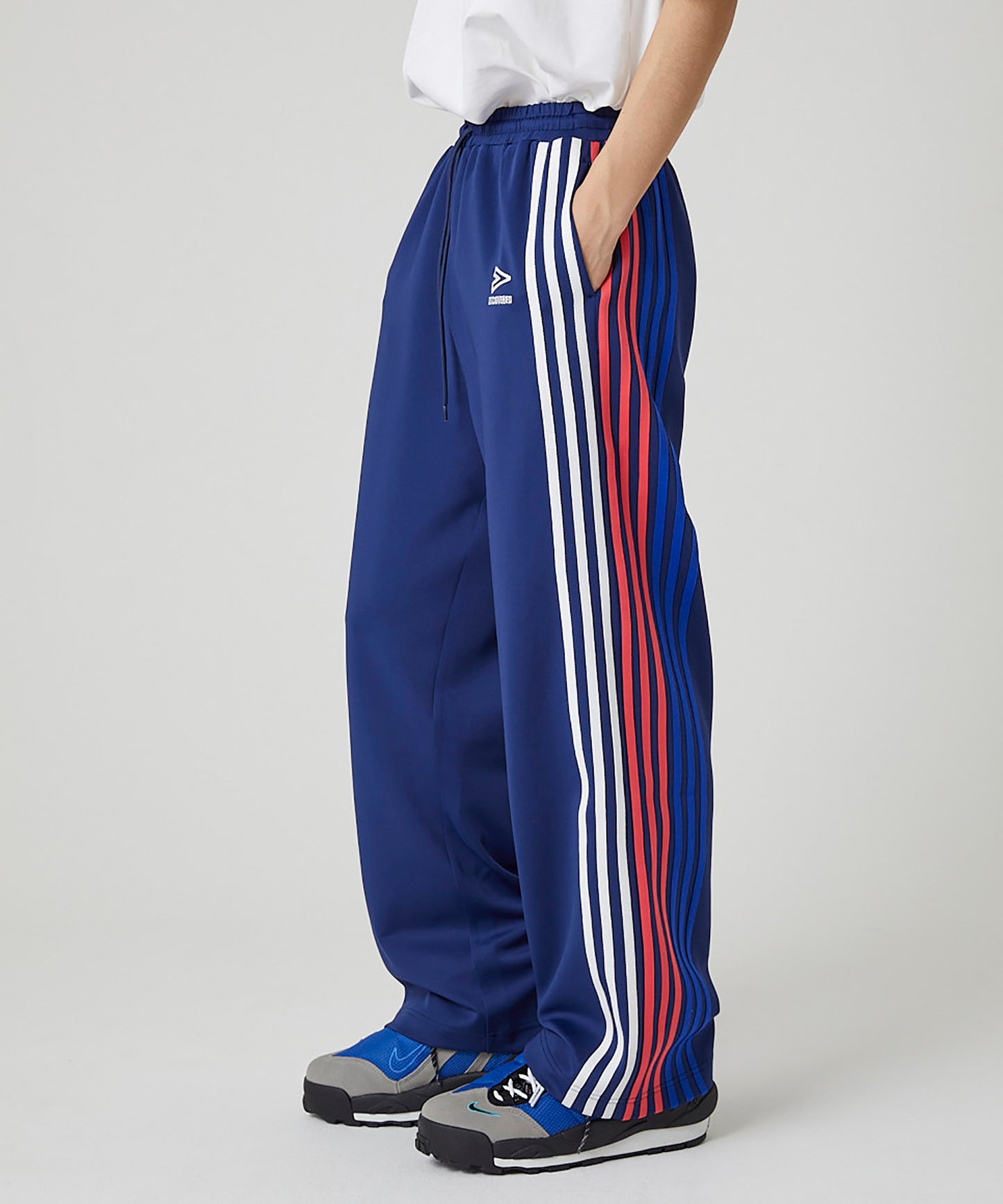 TRACK PANTS