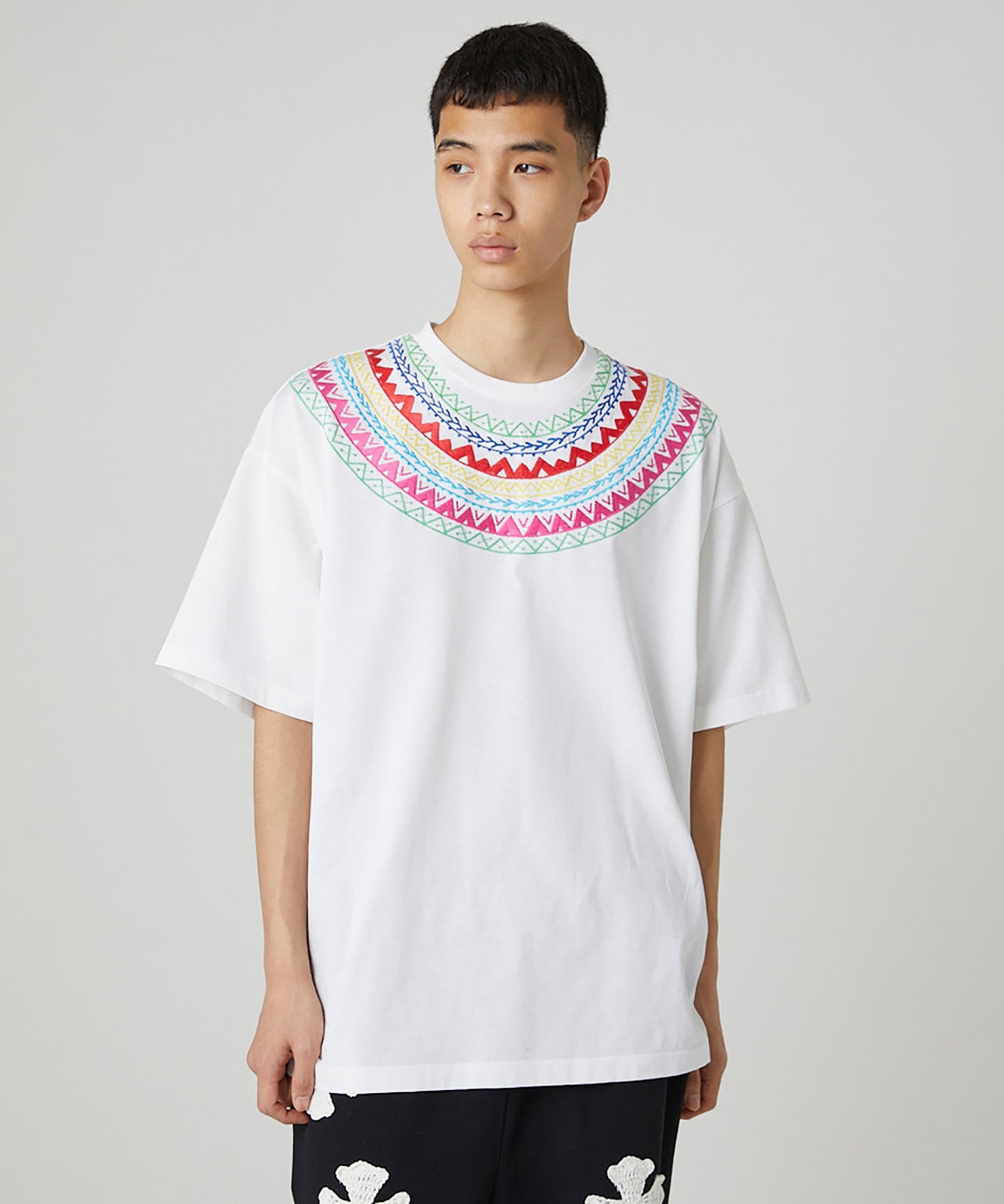 CIRCLE STITCH TEE