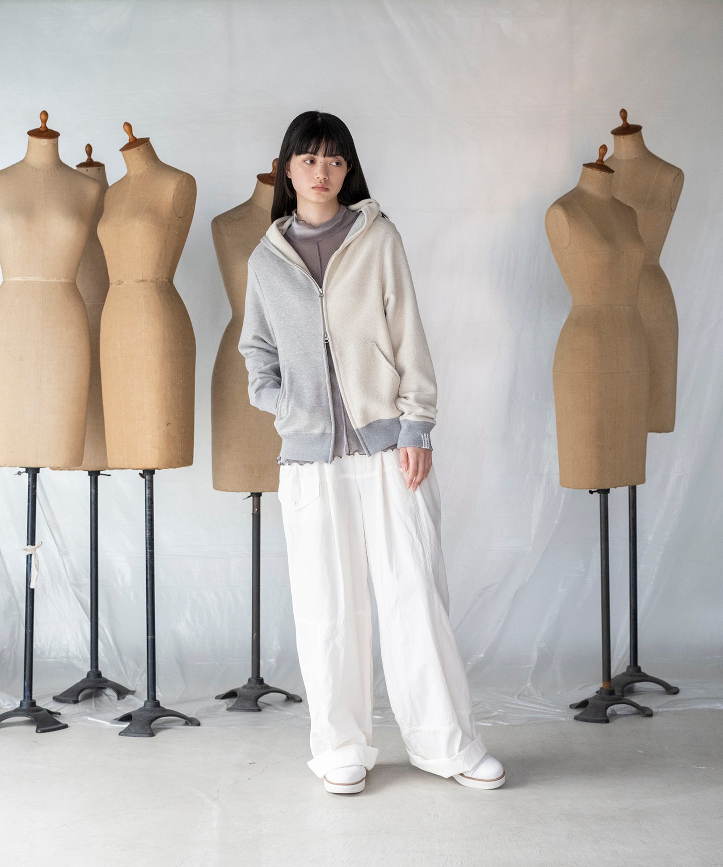 TWIST HOODIE / ツイストフーディ