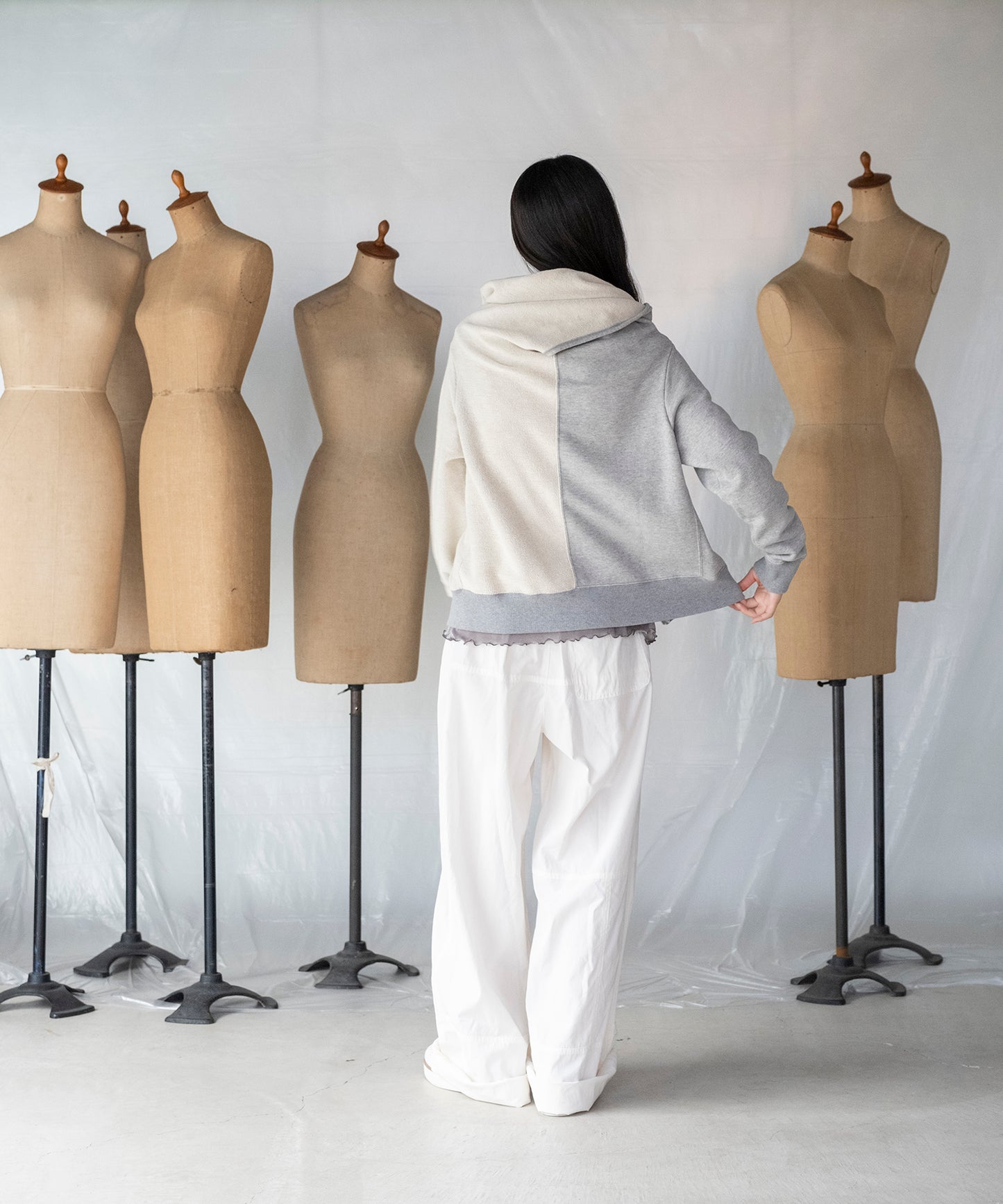TWIST HOODIE / ツイストフーディ