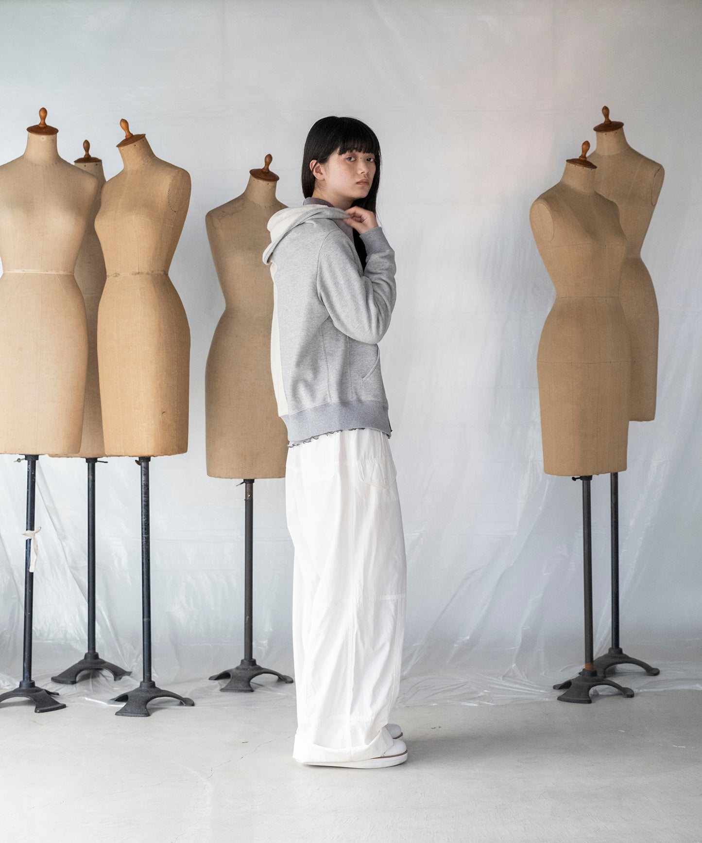 TWIST HOODIE / ツイストフーディ