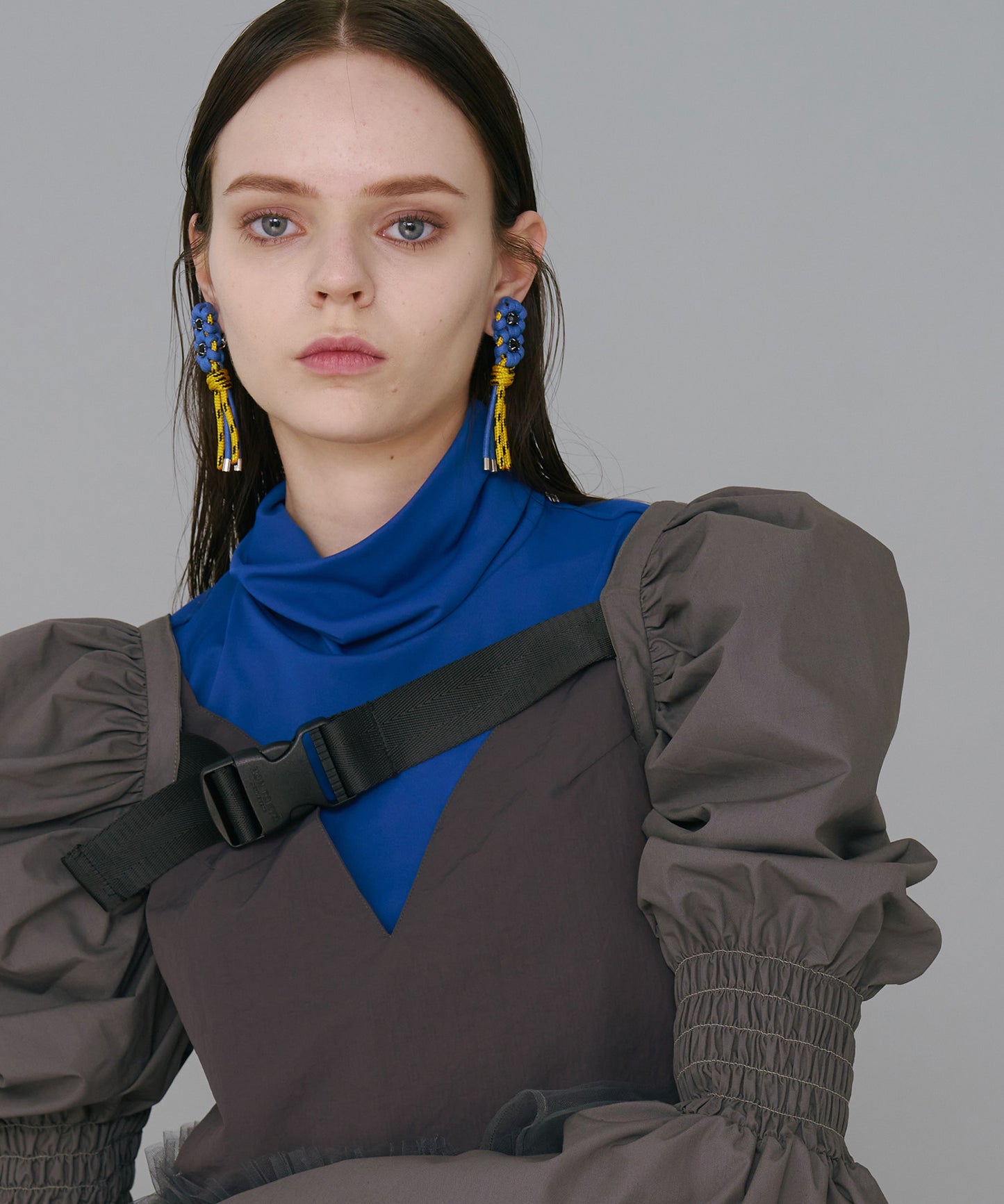 STRETCH HI-NECK TOP