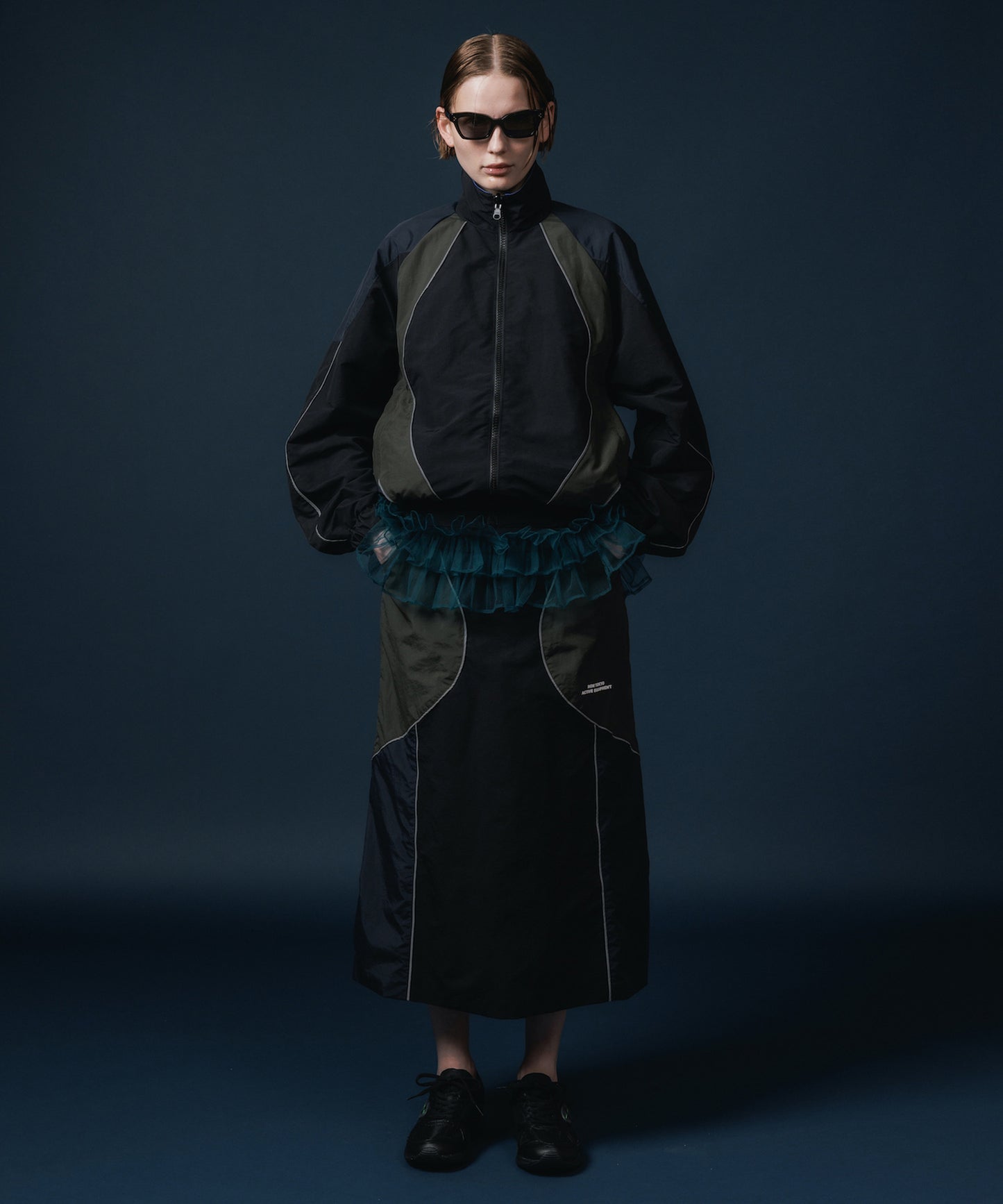 REVERSIBLE SWITCHING BLOUSON & SCARF