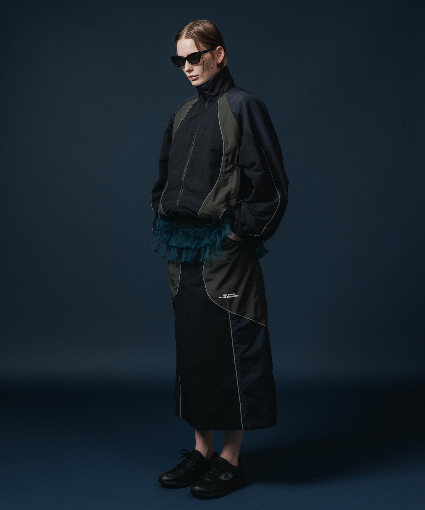 REVERSIBLE SWITCHING BLOUSON & SCARF