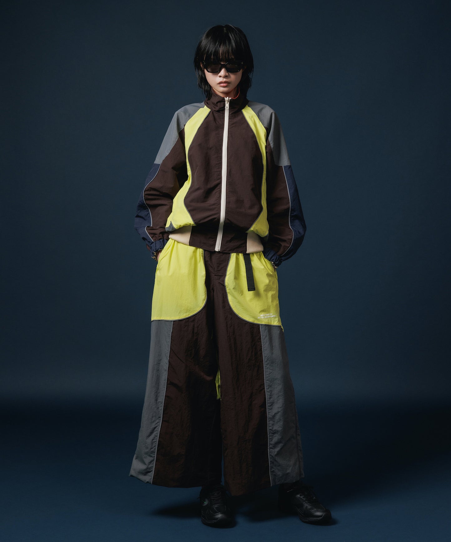 REVERSIBLE SWITCHING BLOUSON & SCARF