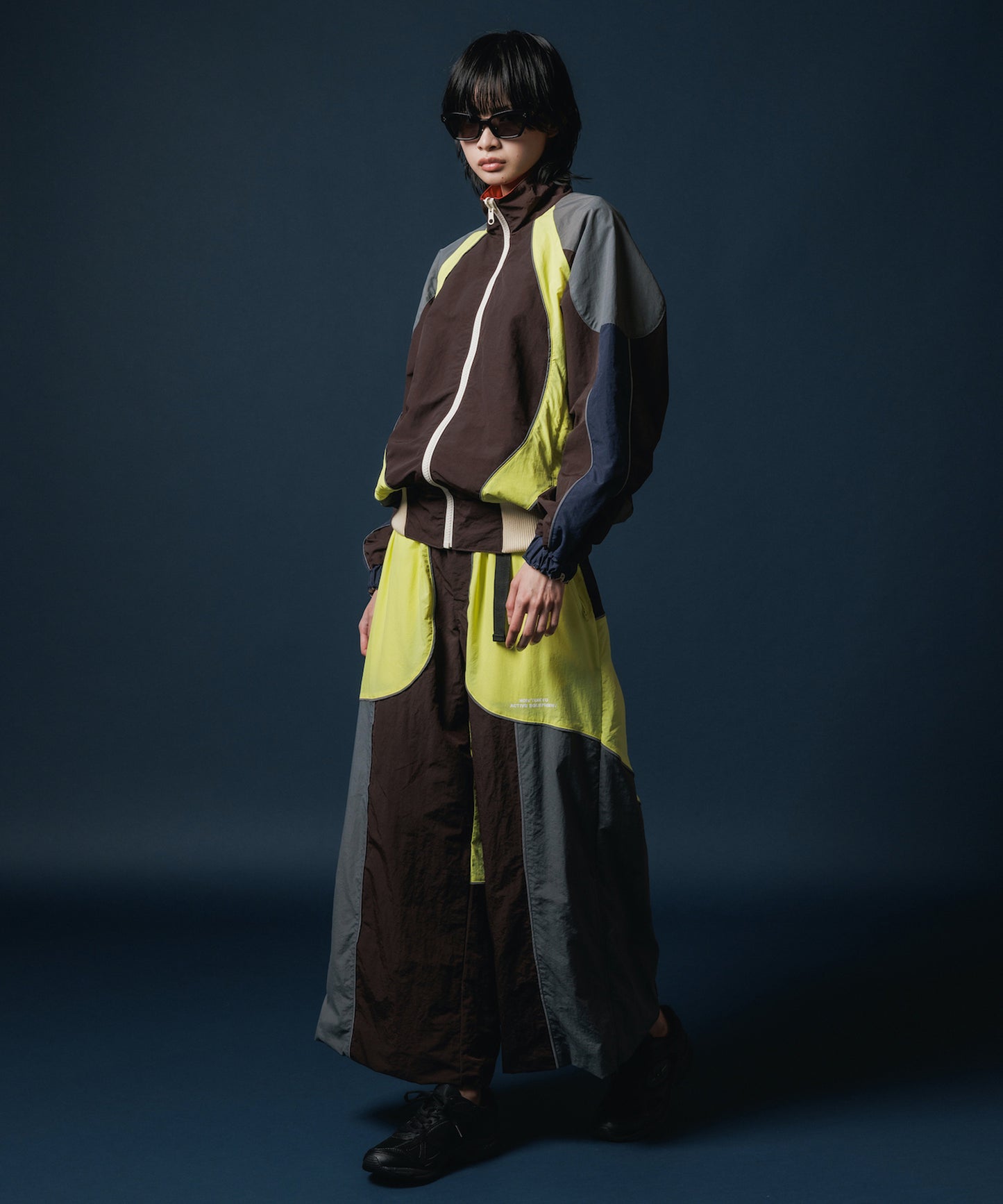 REVERSIBLE SWITCHING BLOUSON & SCARF