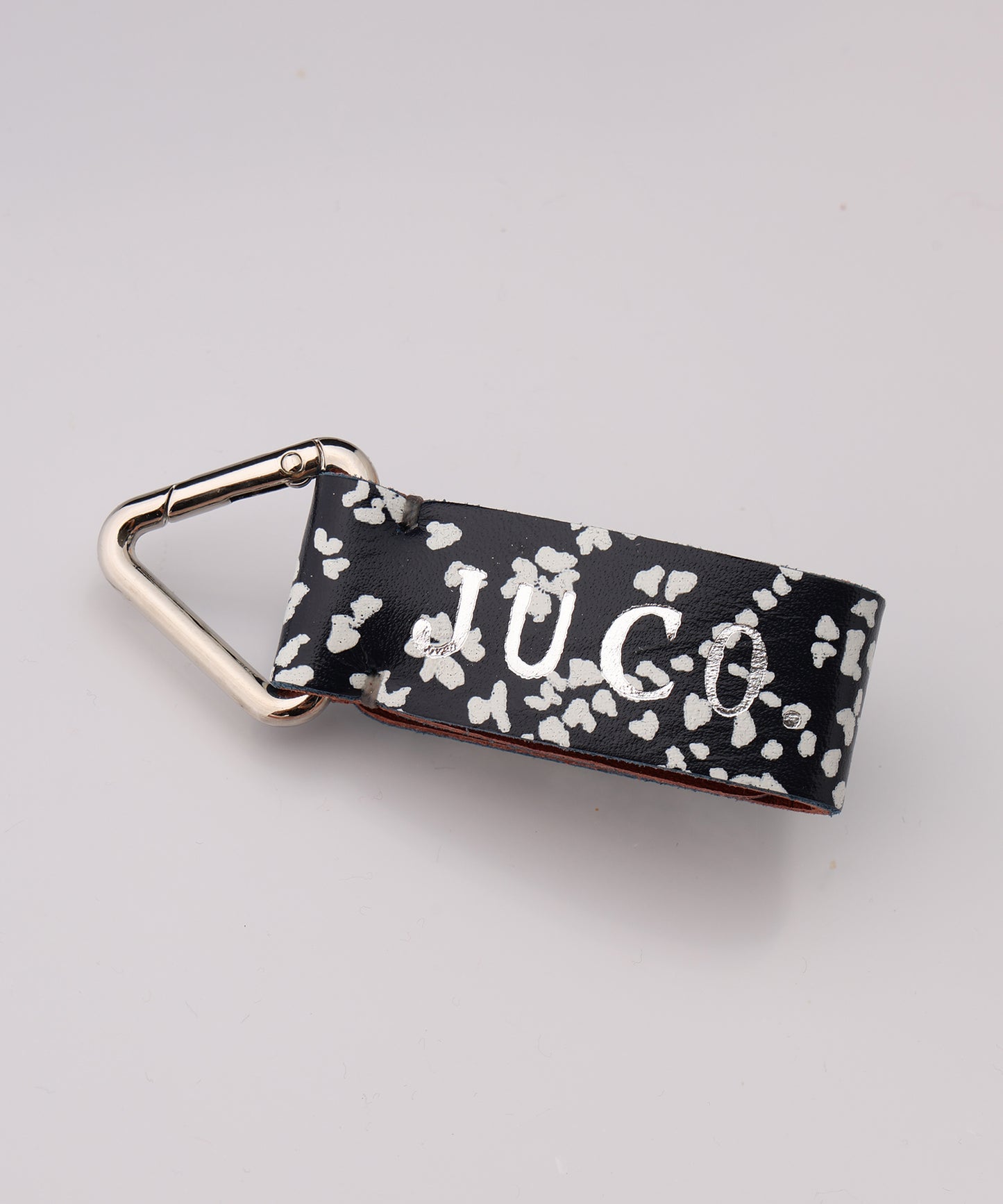 JUCO. × ANLIO 三角カラビナバンド
