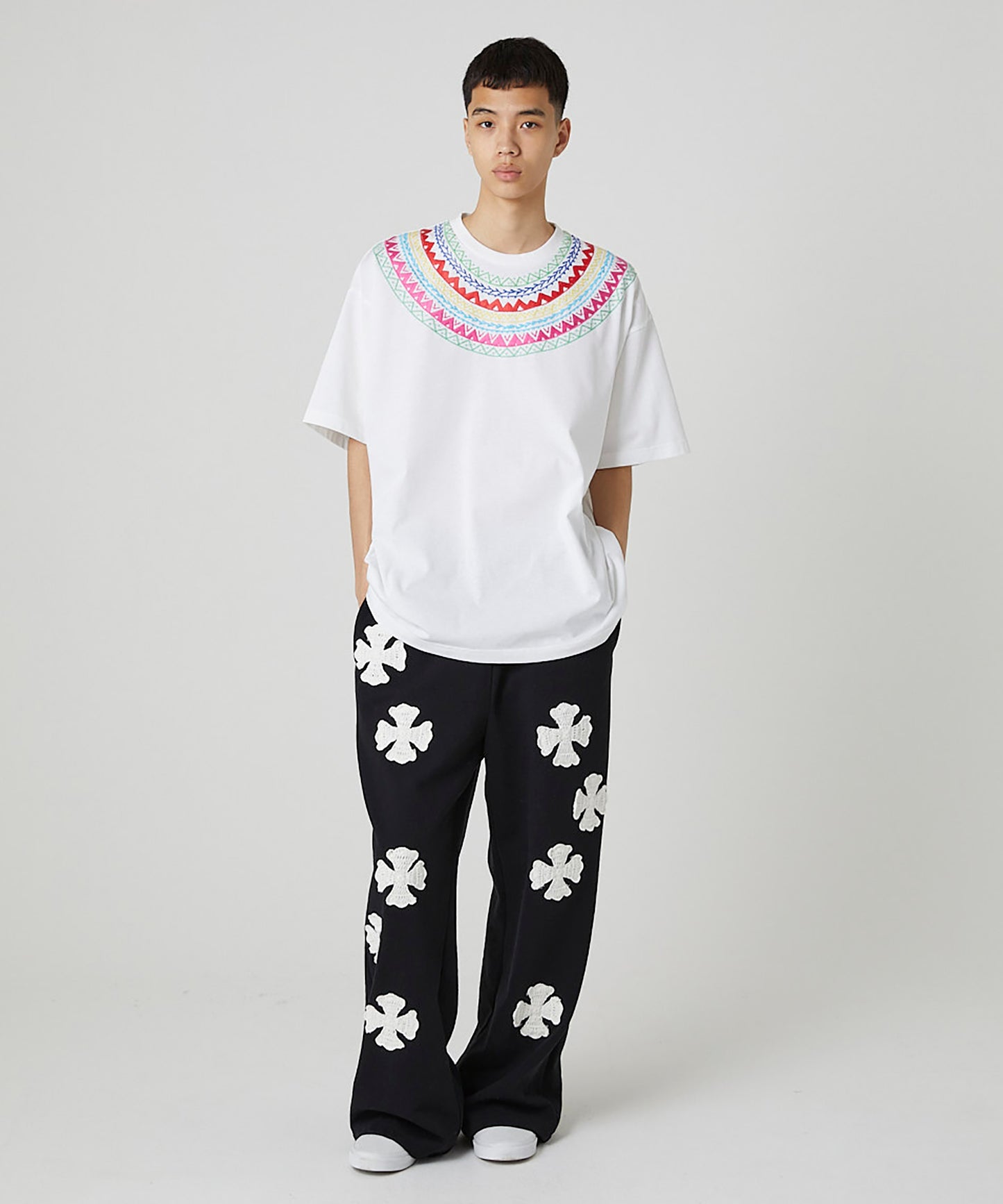 CIRCLE STITCH TEE