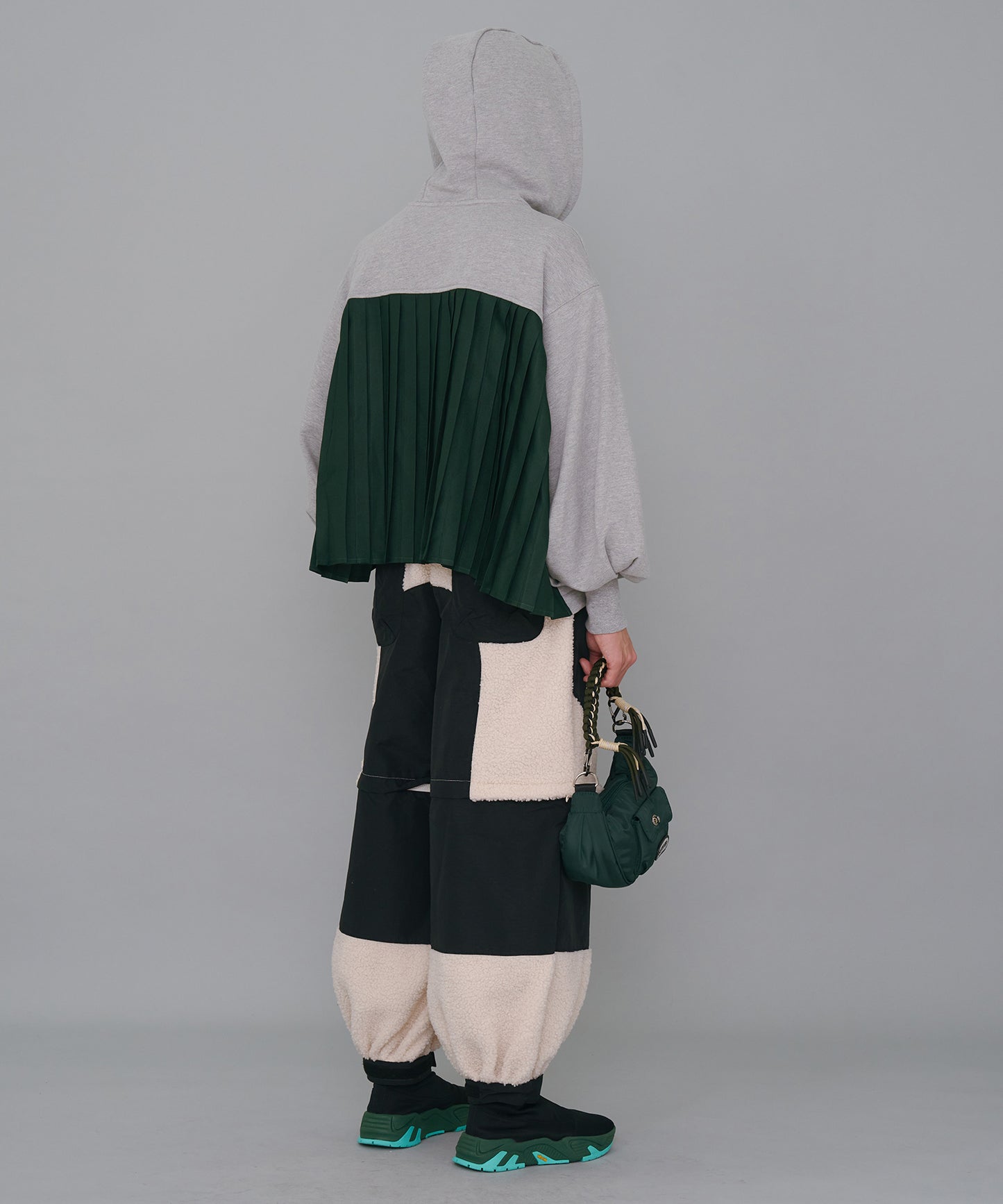 BACK PLEATS SWEAT PARKA