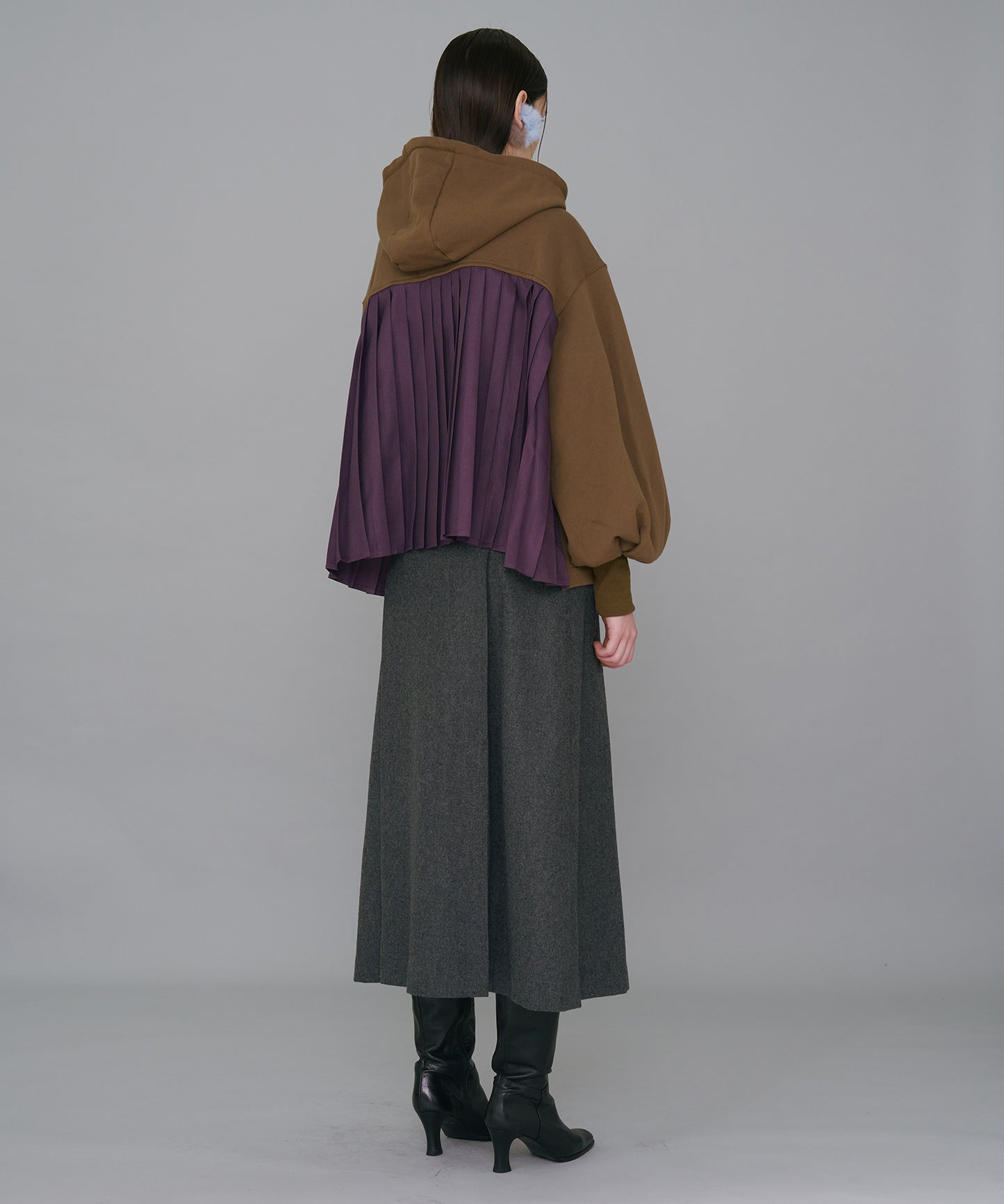 BACK PLEATS SWEAT PARKA