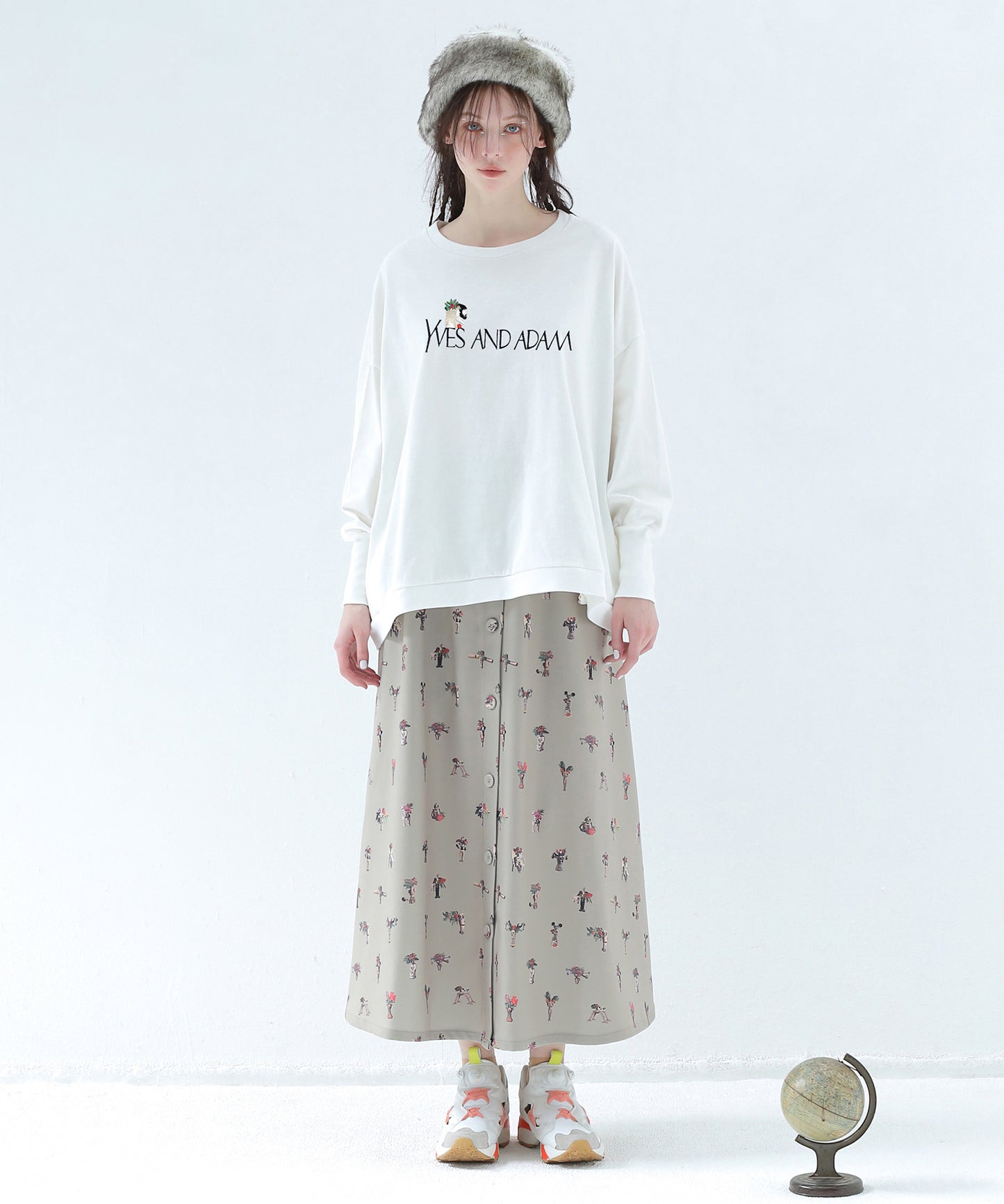 YVES AND ADAM Wide Pullover