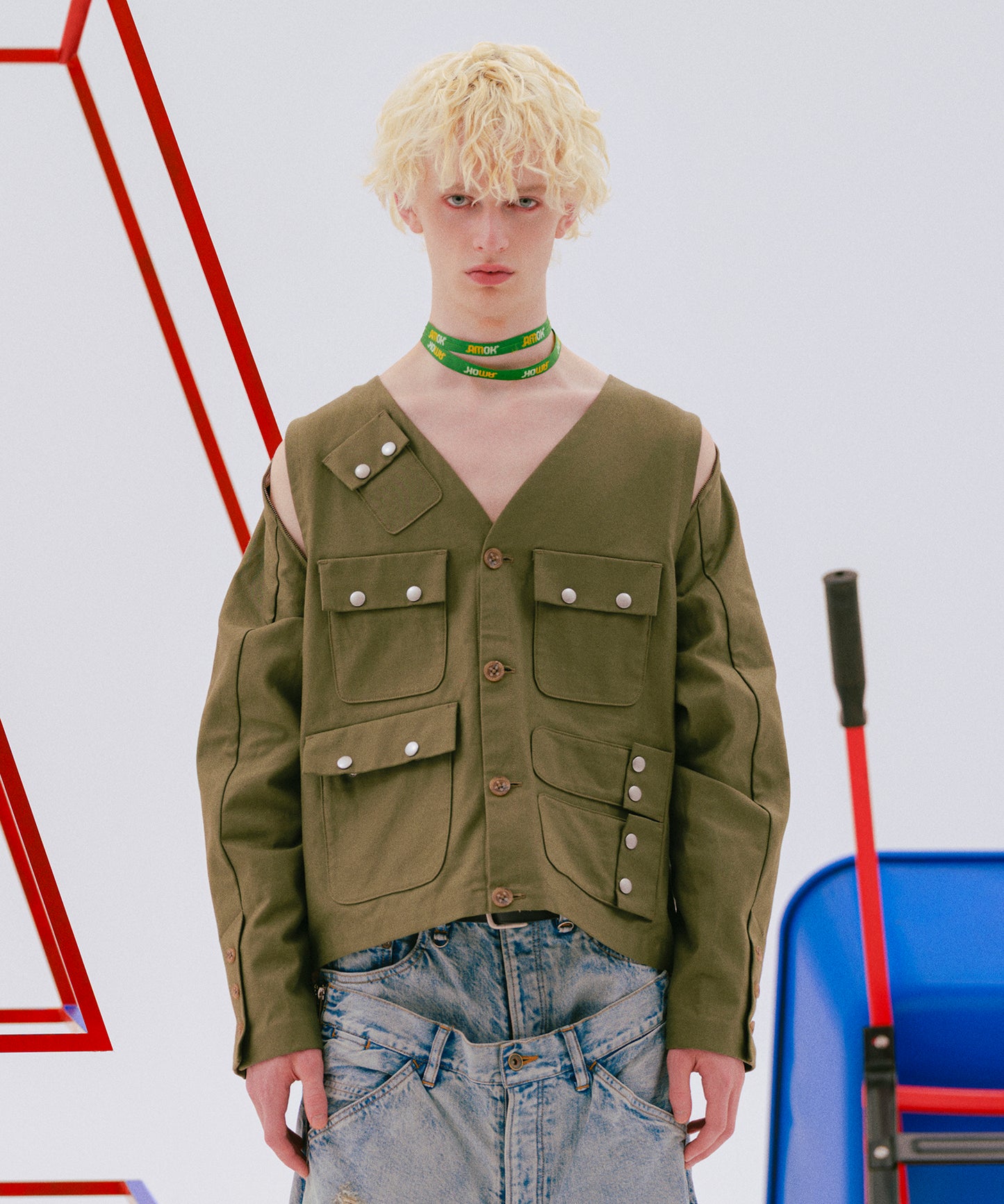 BACK-TO-FRONT BLOUSON