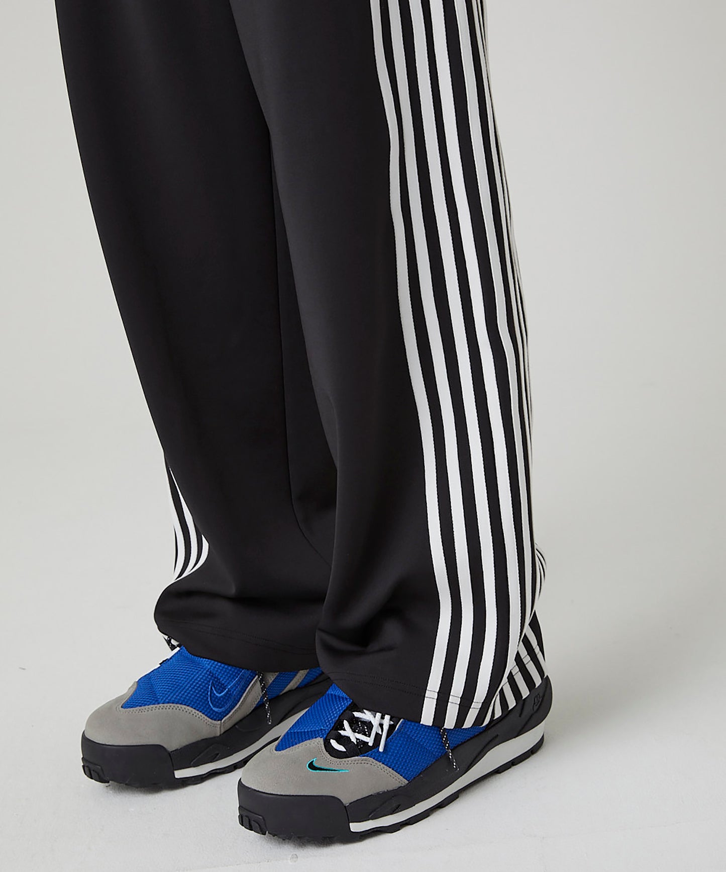 TRACK PANTS