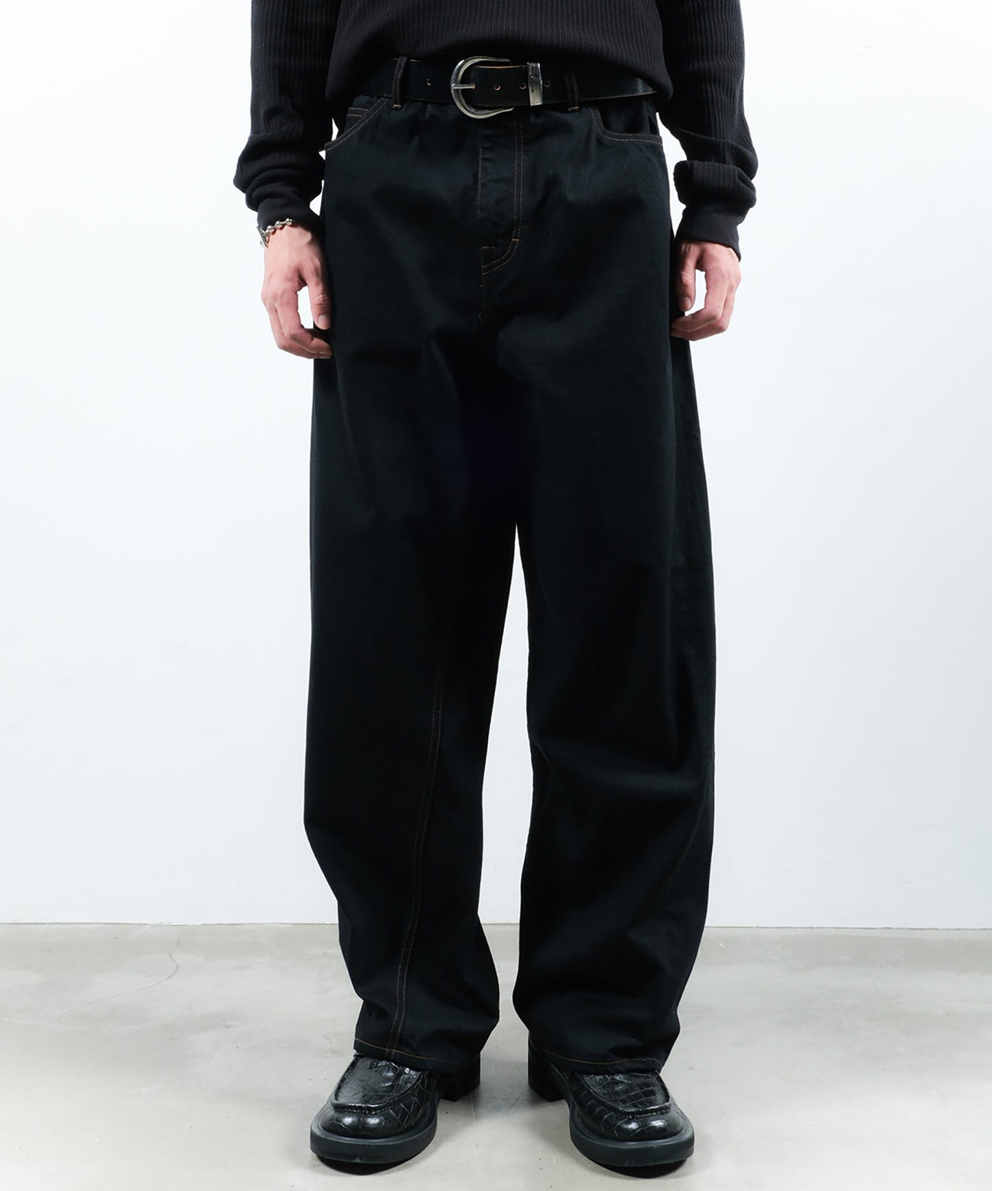 TWIST DENIM PANTS
