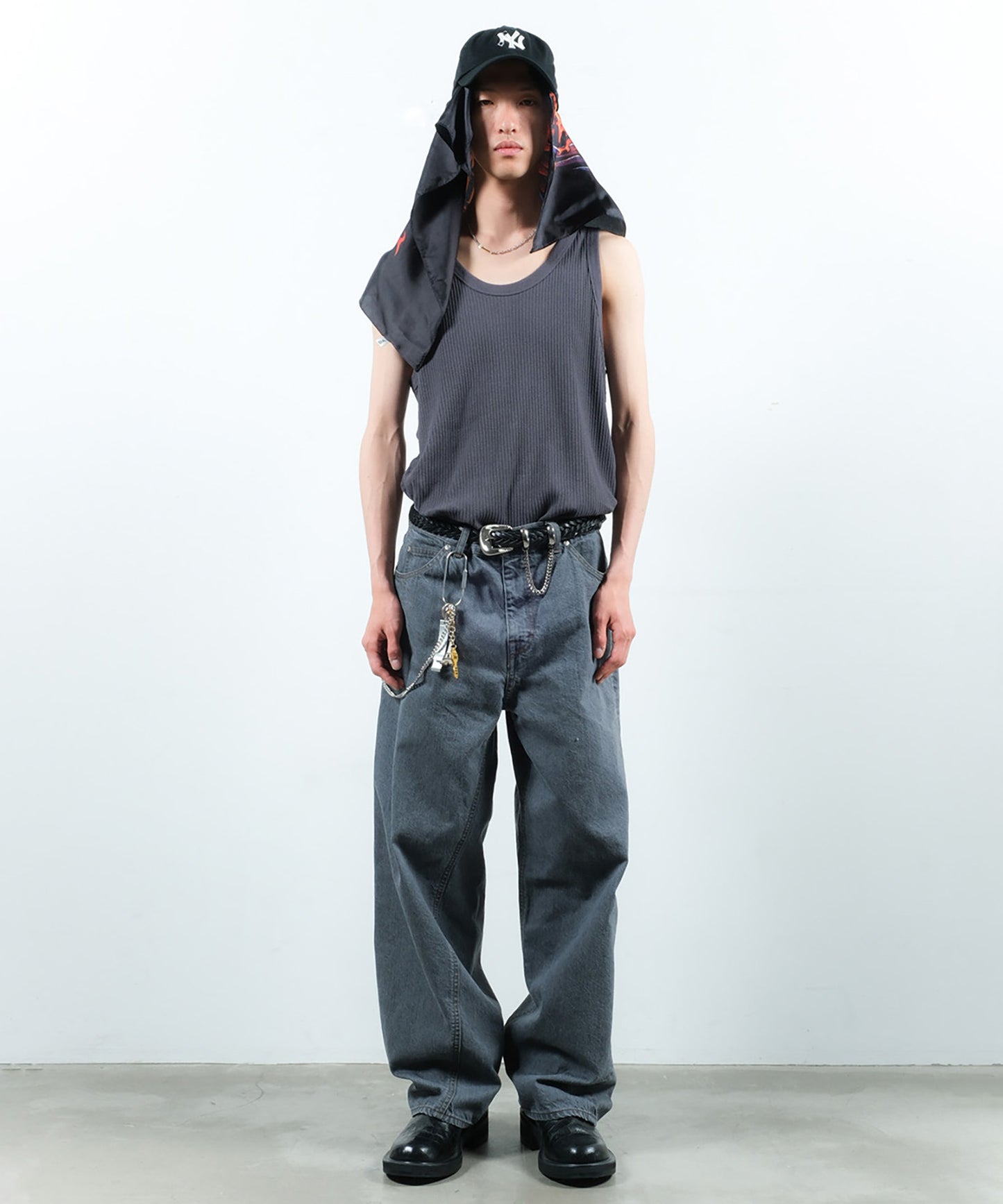 USED TWIST DENIM PANTS