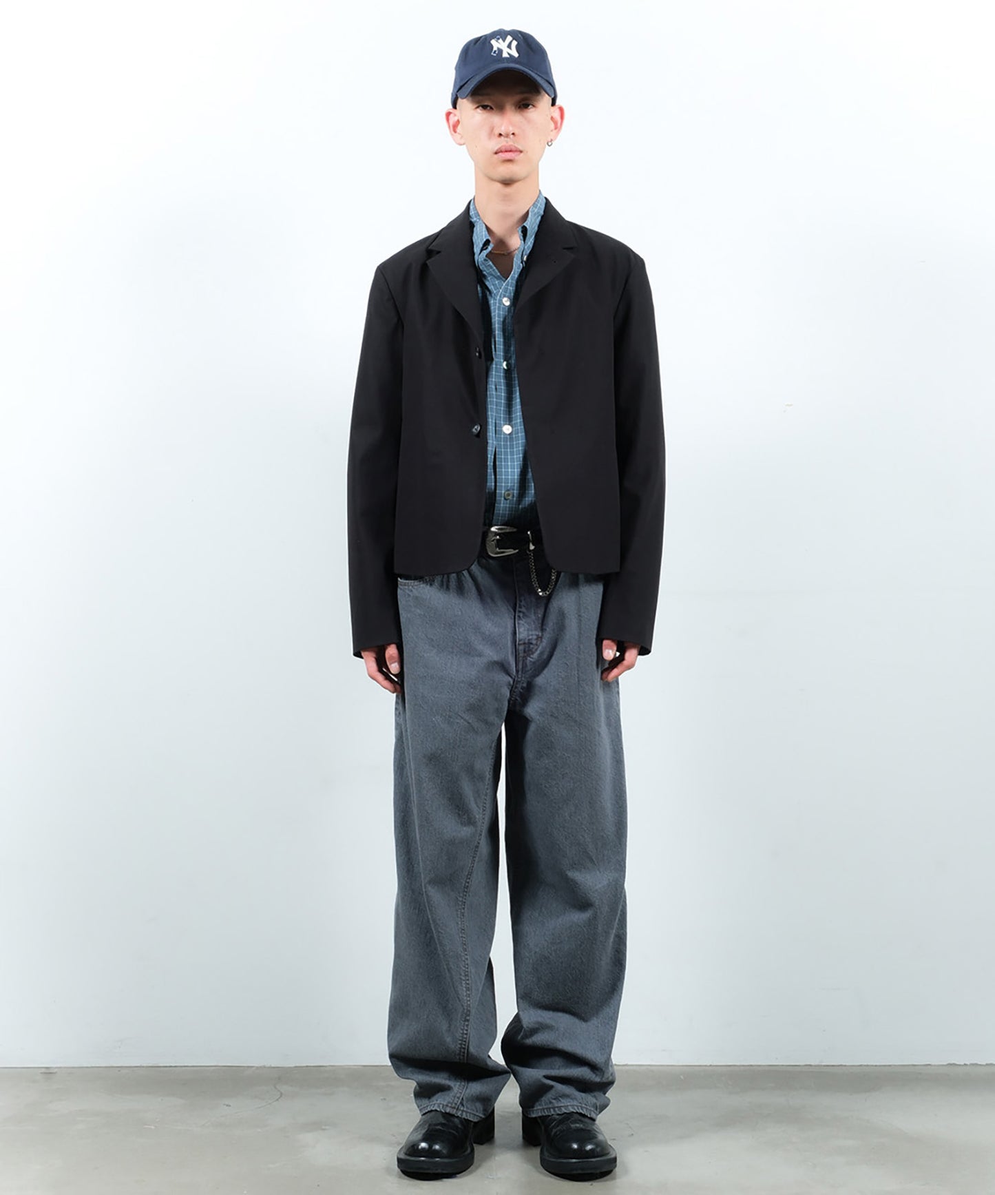 USED TWIST DENIM PANTS