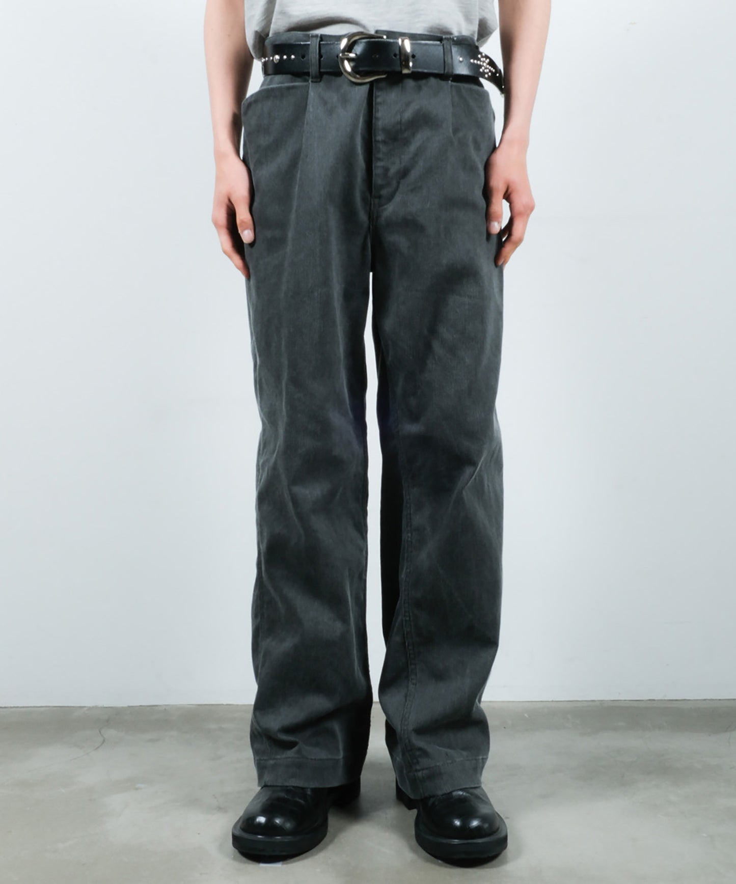 ONE TUCK FADE PIQUE PANTS