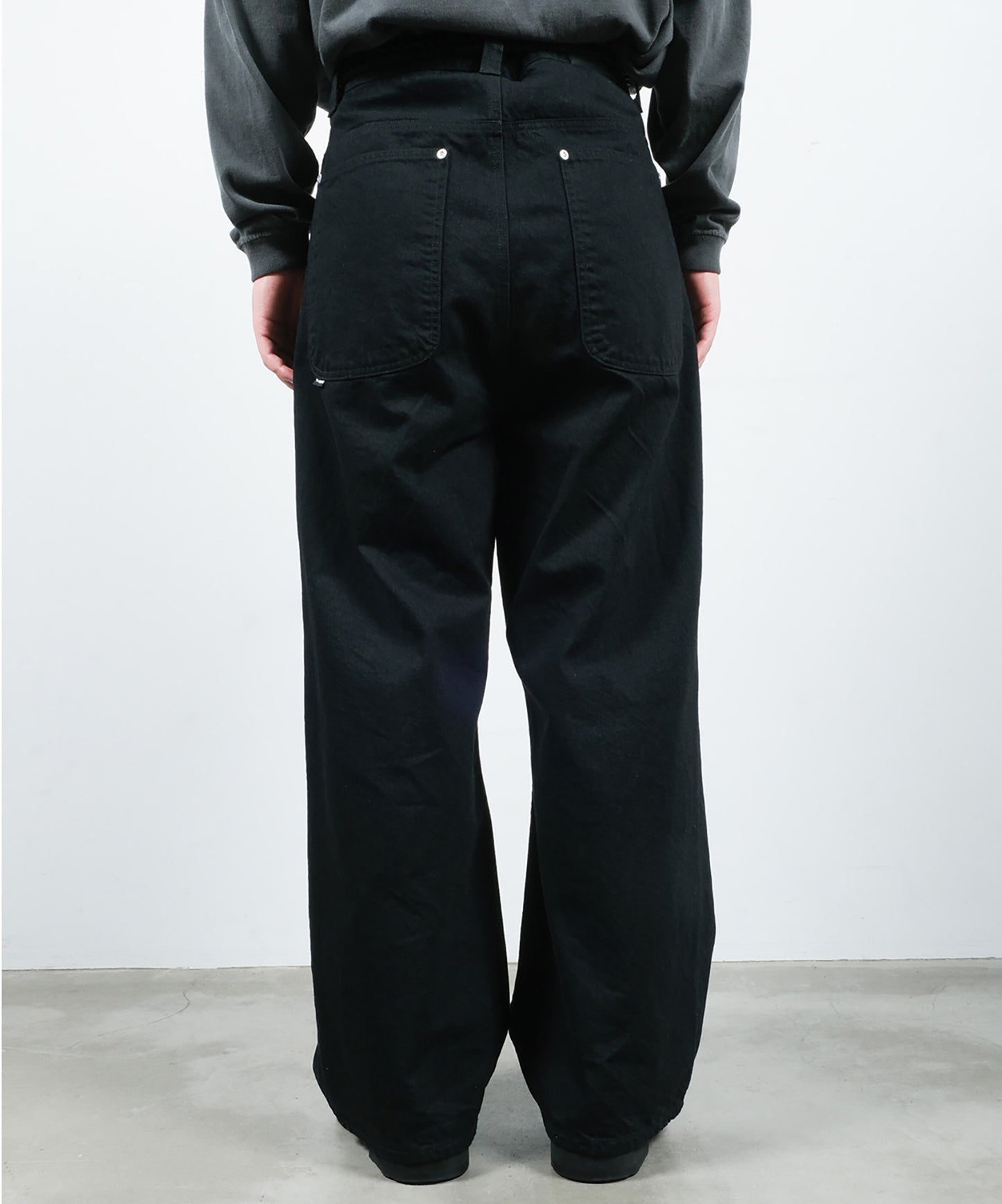 WIDE ONE TUCK STRAIGHT DENIM