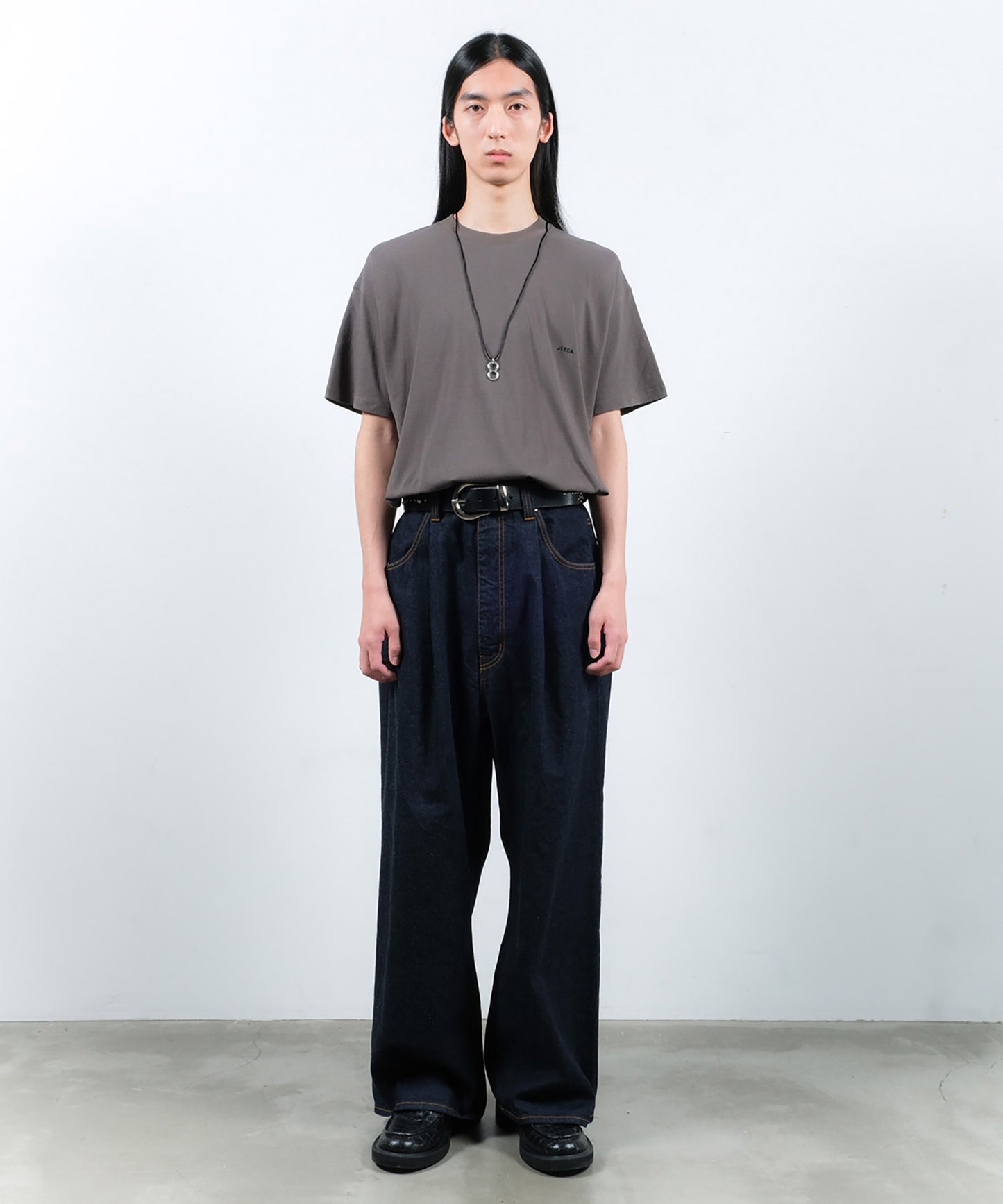 WIDE ONE TUCK STRAIGHT DENIM