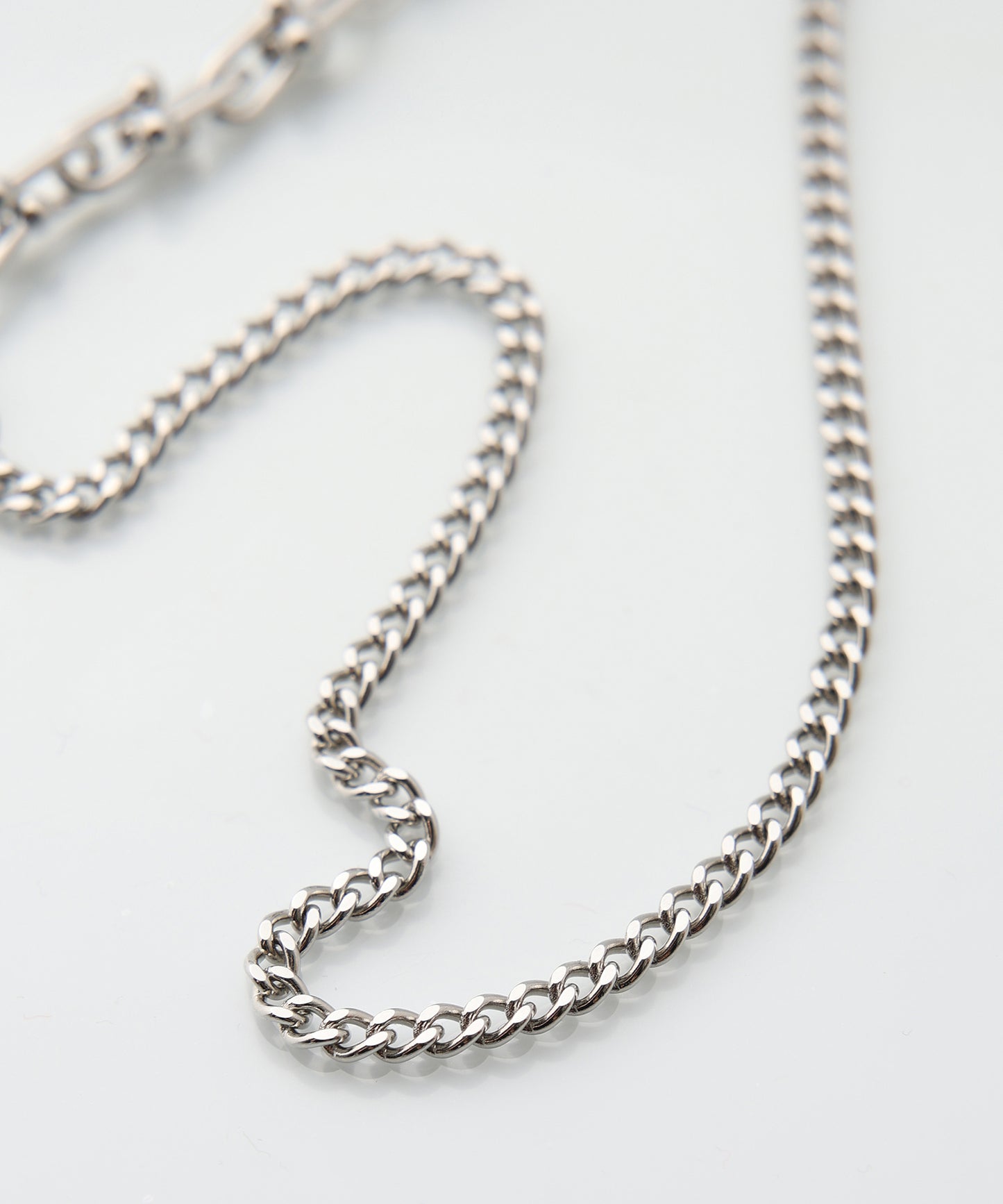 SWITCHING NECKLACE