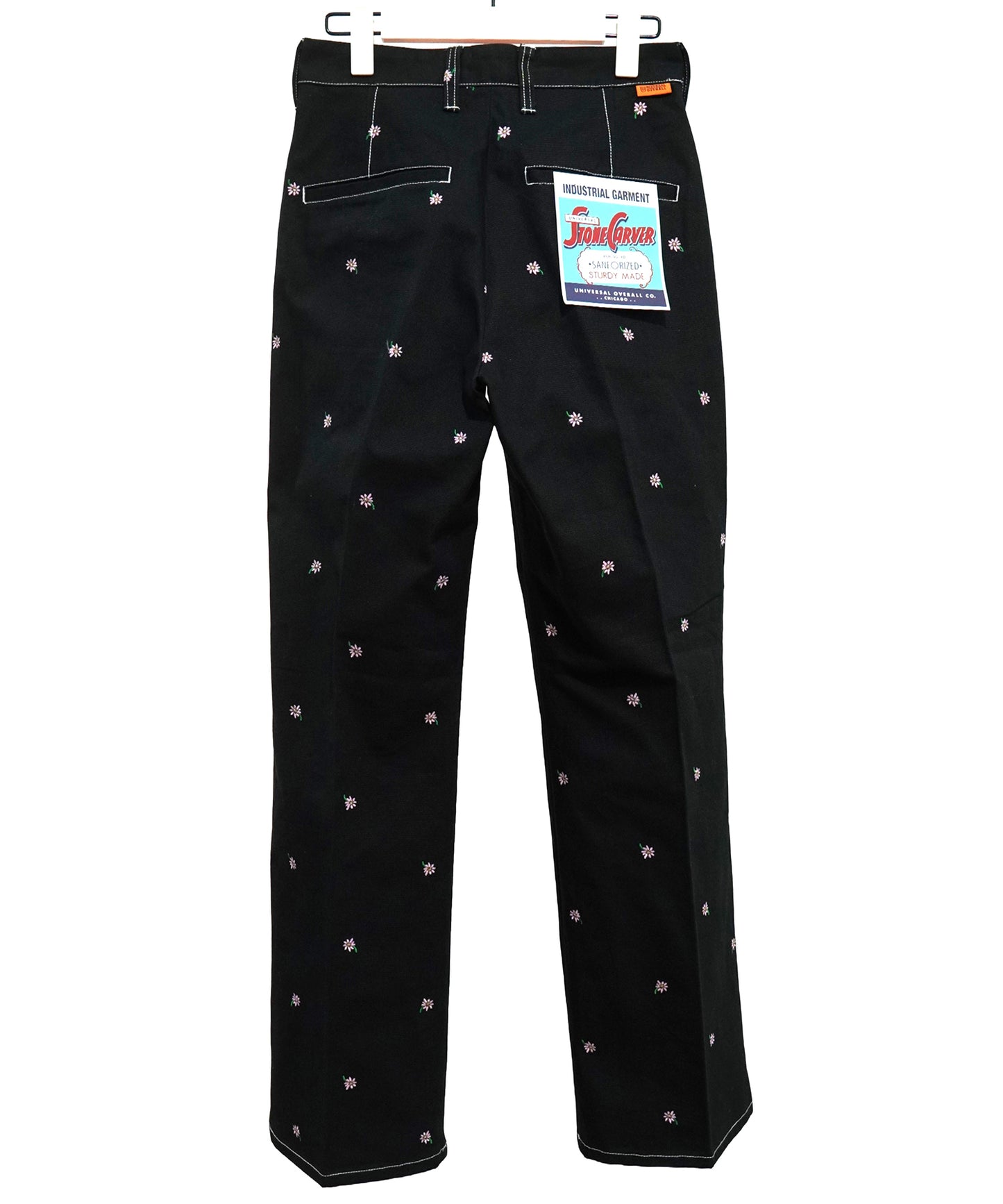 FLOWER EMBROIDERY TUCK PANTSfeat.UNIVERSALOVERALL