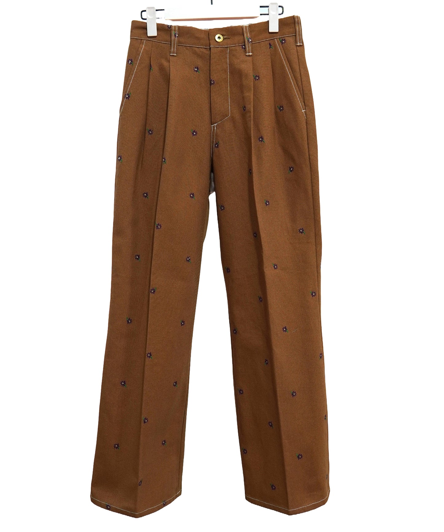 FLOWER EMBROIDERY TUCK PANTSfeat.UNIVERSALOVERALL