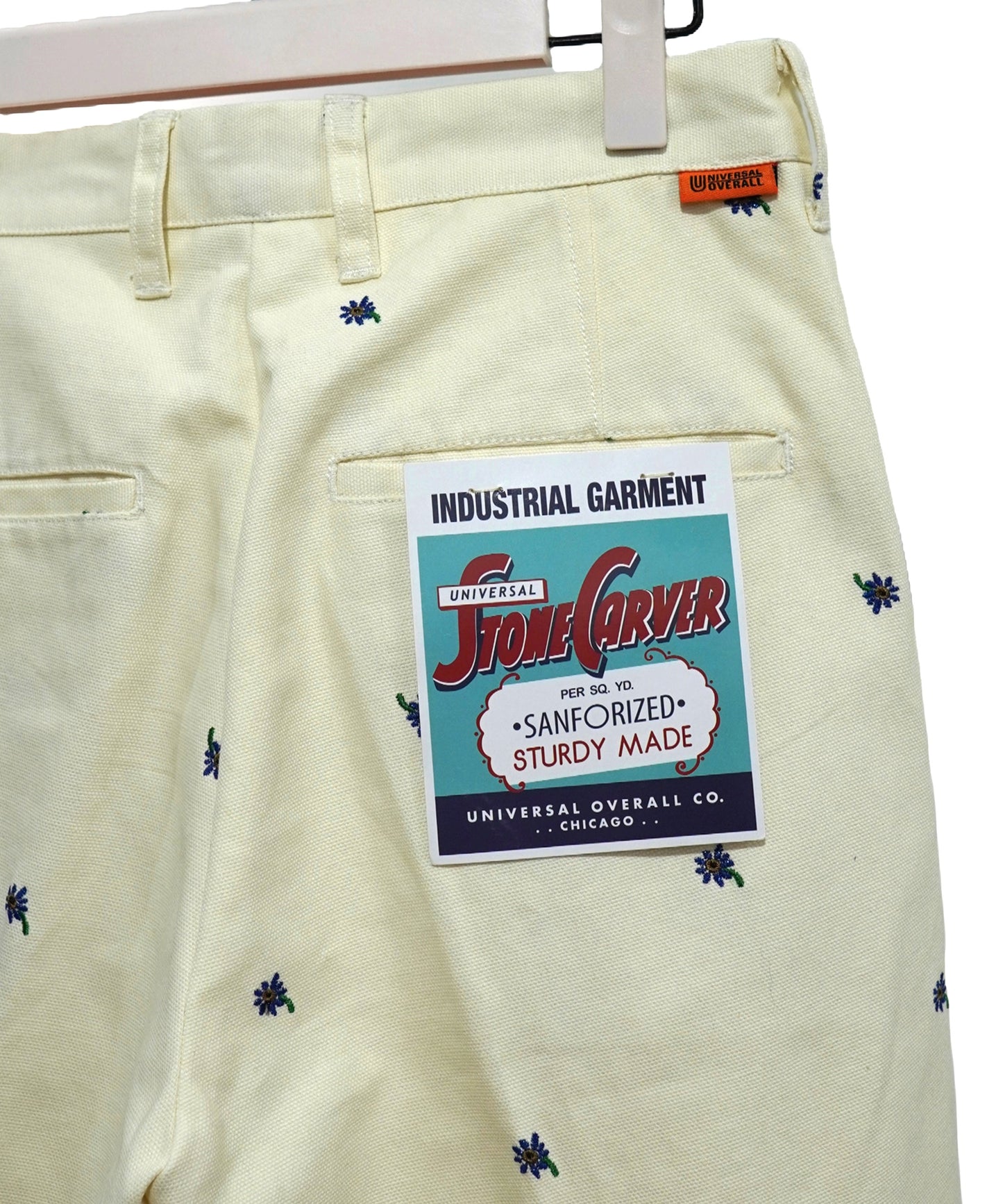 FLOWER EMBROIDERY TUCK PANTSfeat.UNIVERSALOVERALL