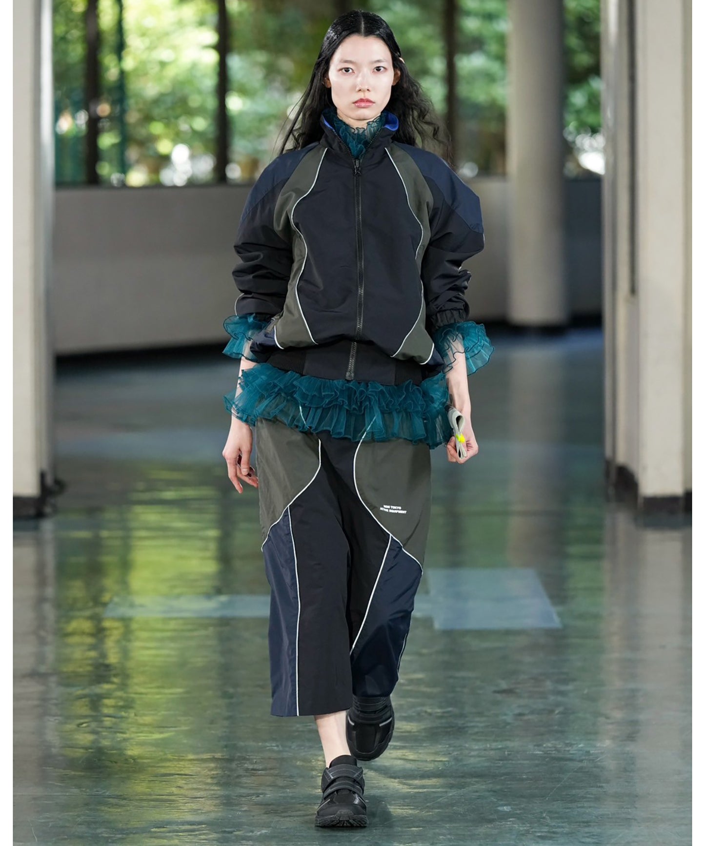 REVERSIBLE SWITCHING BLOUSON & SCARF