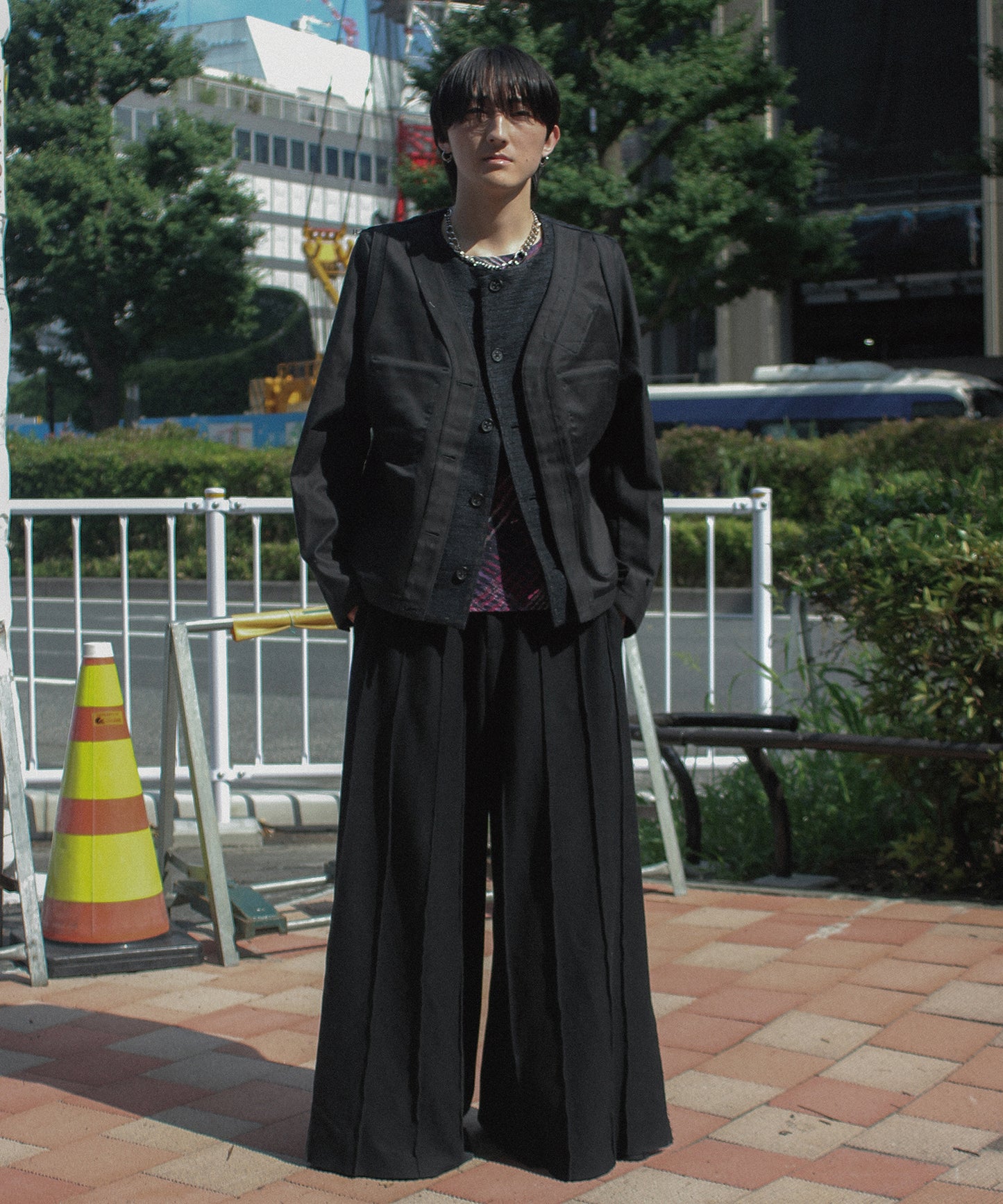 BACK-TO-FRONT BLOUSON