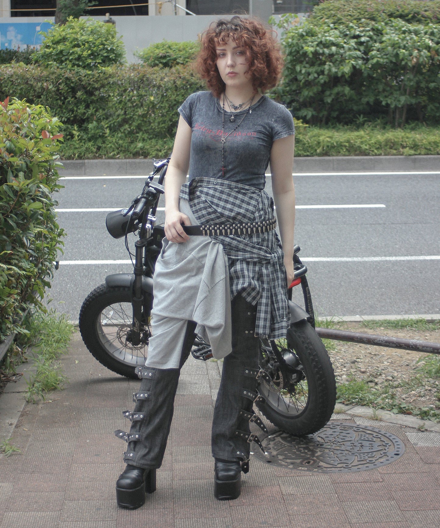BACK-TO-FRONT CHECK SHIRT