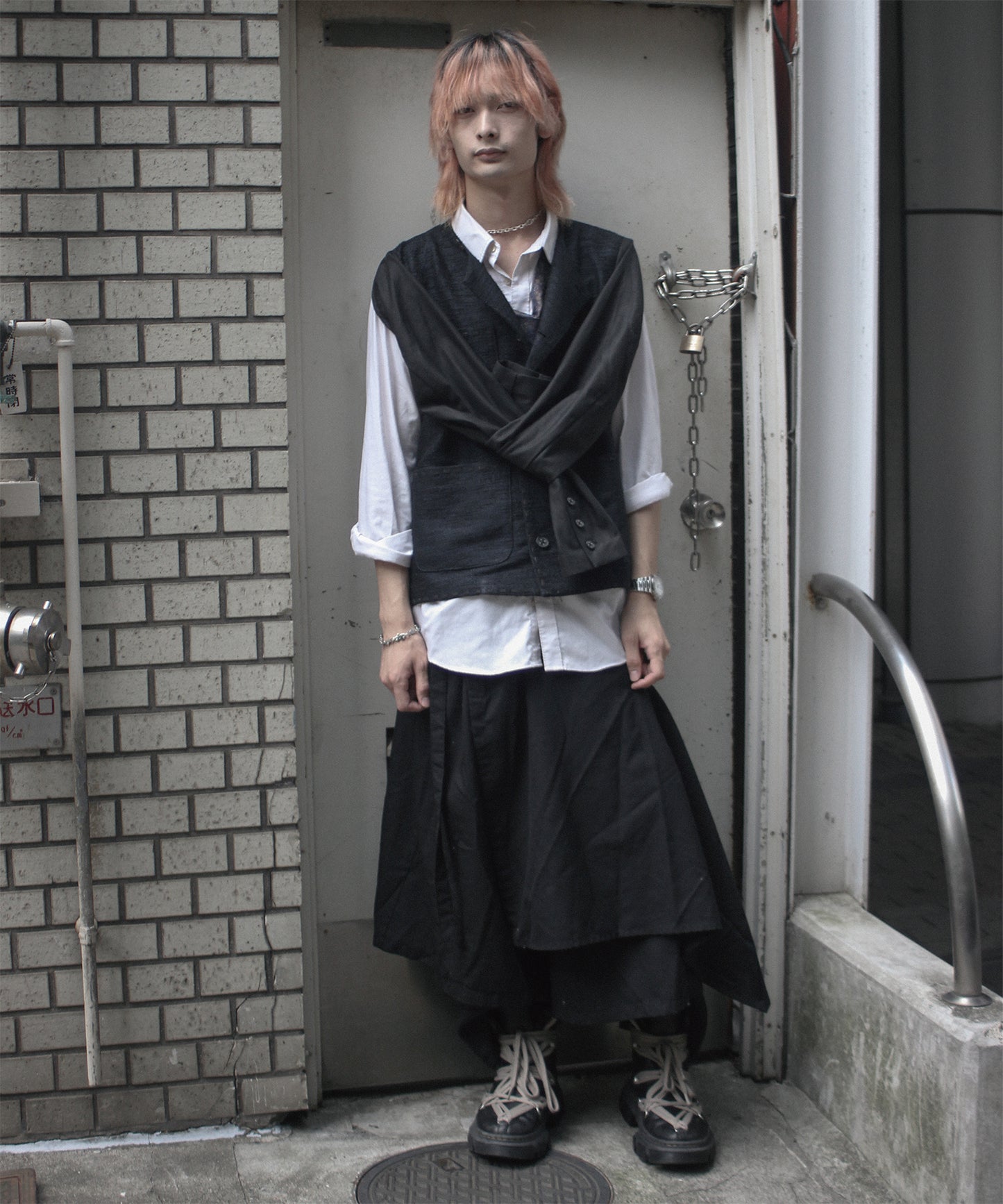 BACK-TO-FRONT BLOUSON