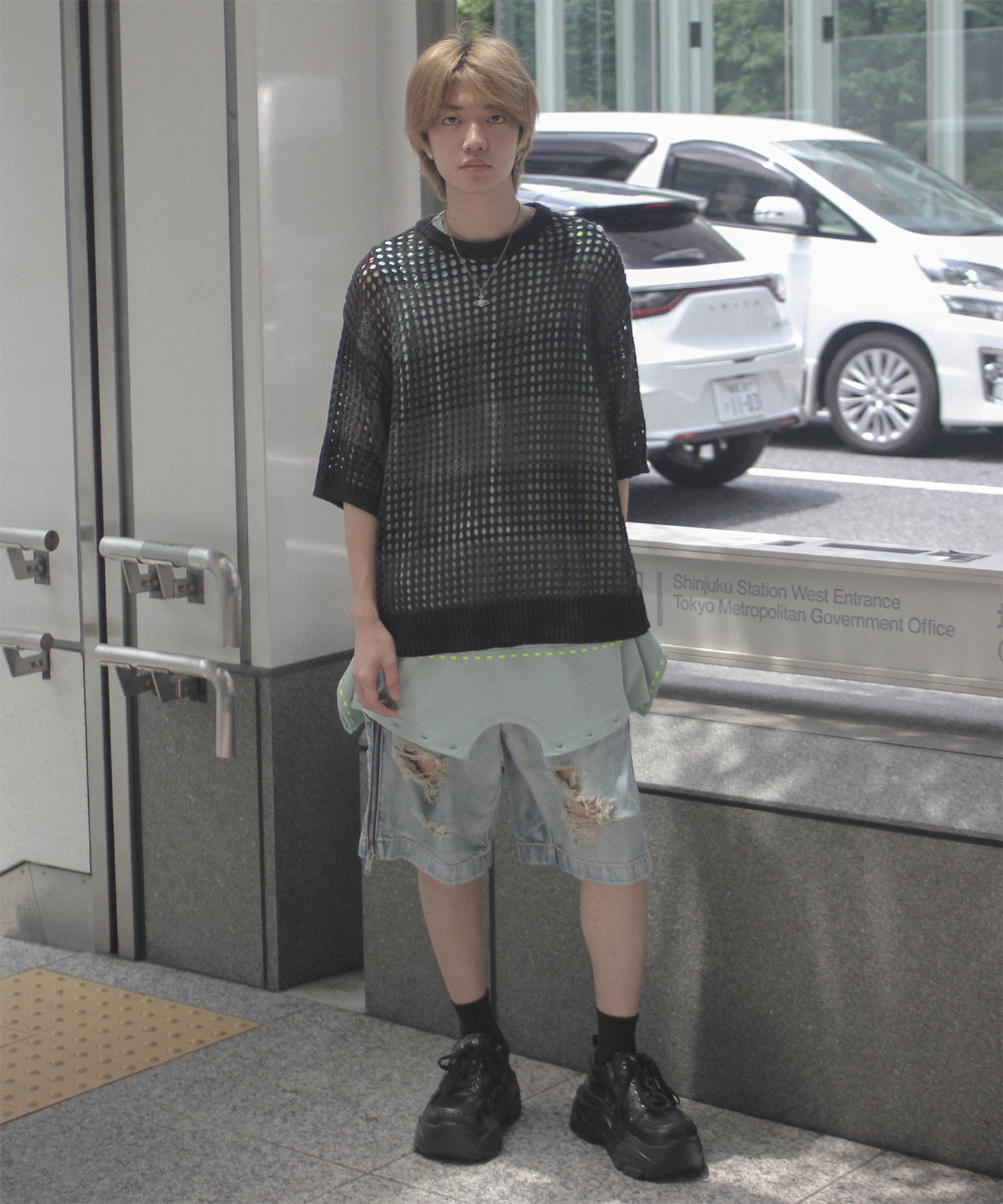 UPSIDE DOWN TEE