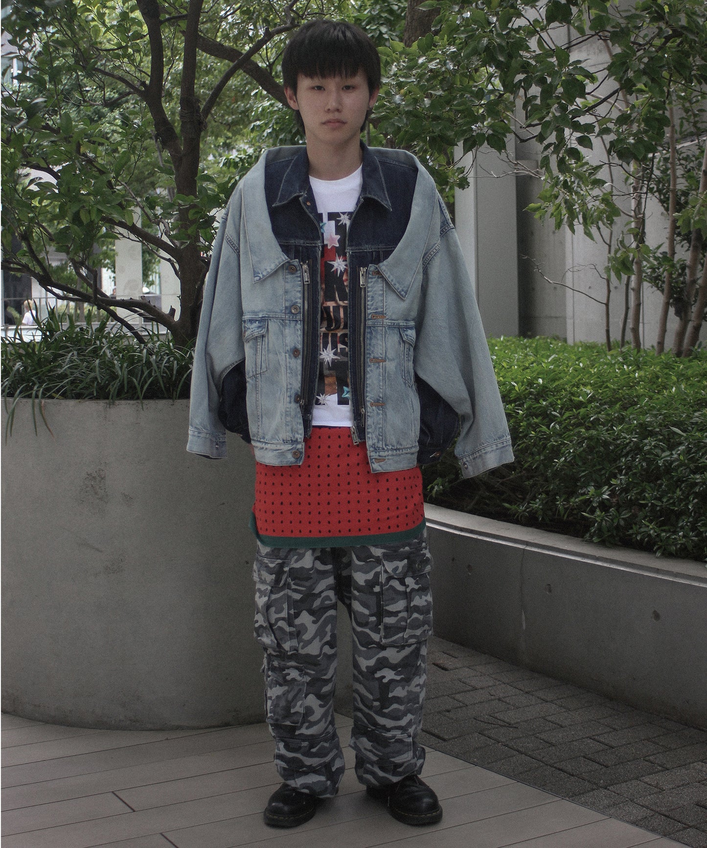 TWO-IN-ONE DENIM JACKET