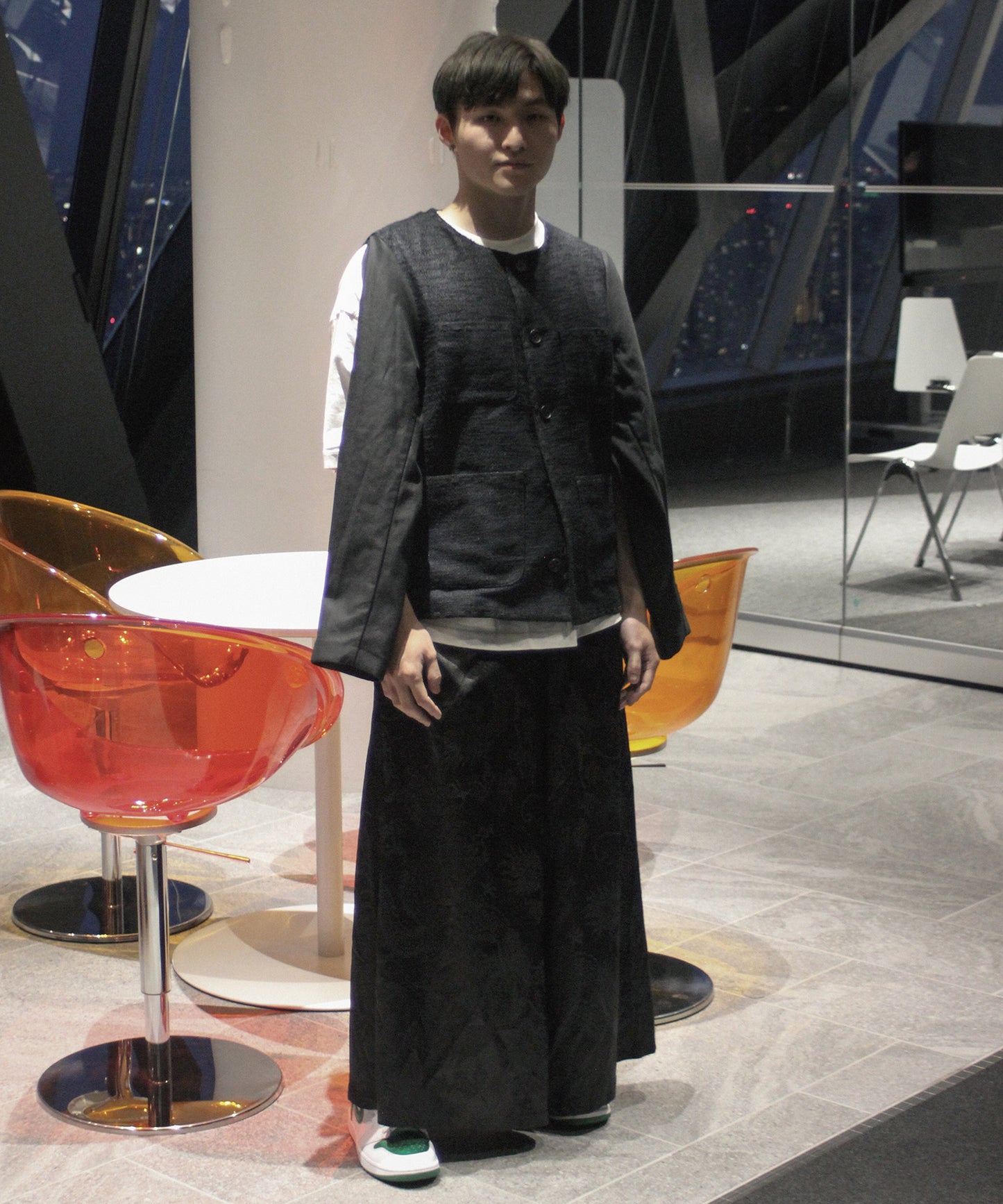 BACK-TO-FRONT BLOUSON