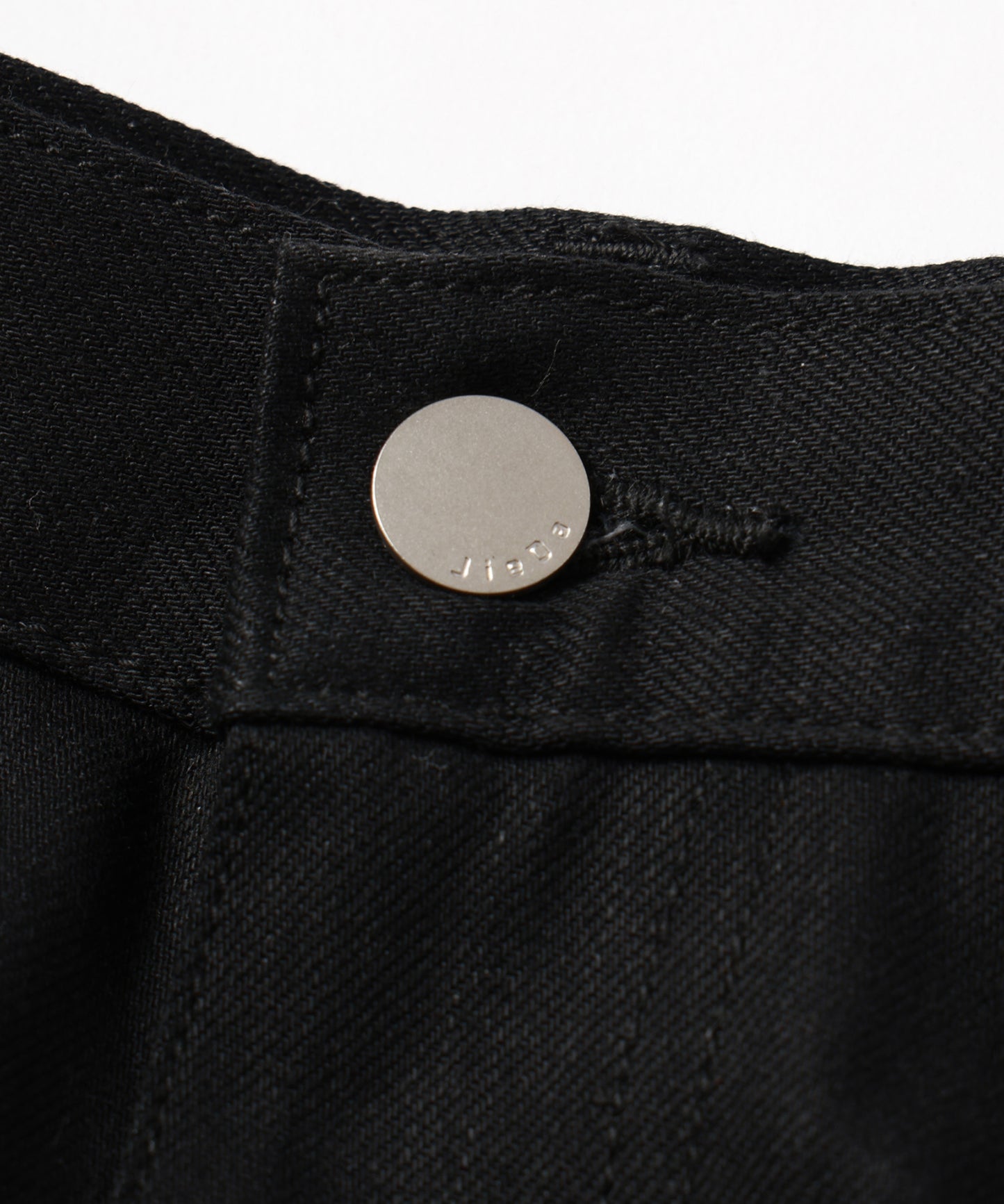 WIDE ONE TUCK STRAIGHT DENIM