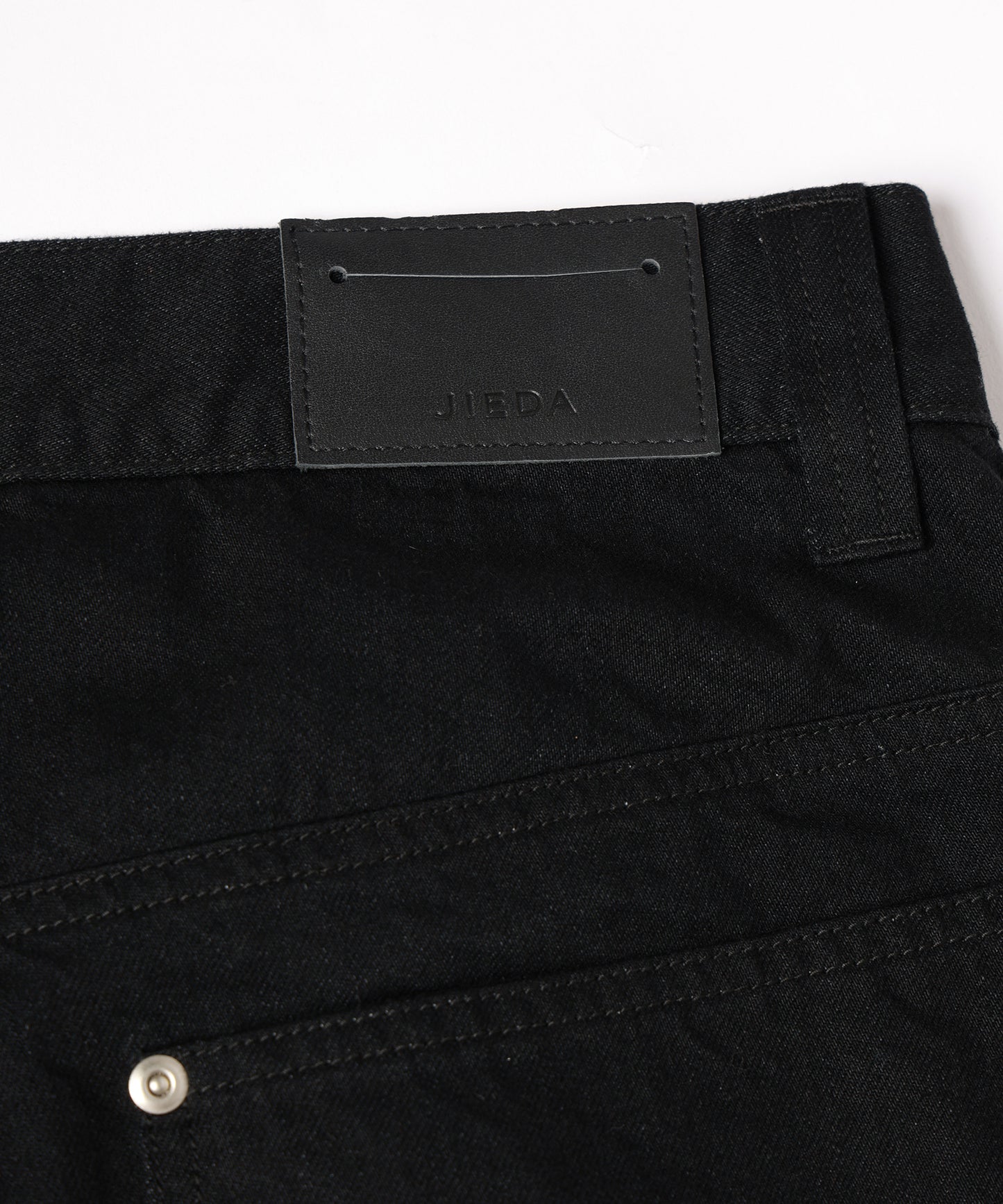 WIDE ONE TUCK STRAIGHT DENIM