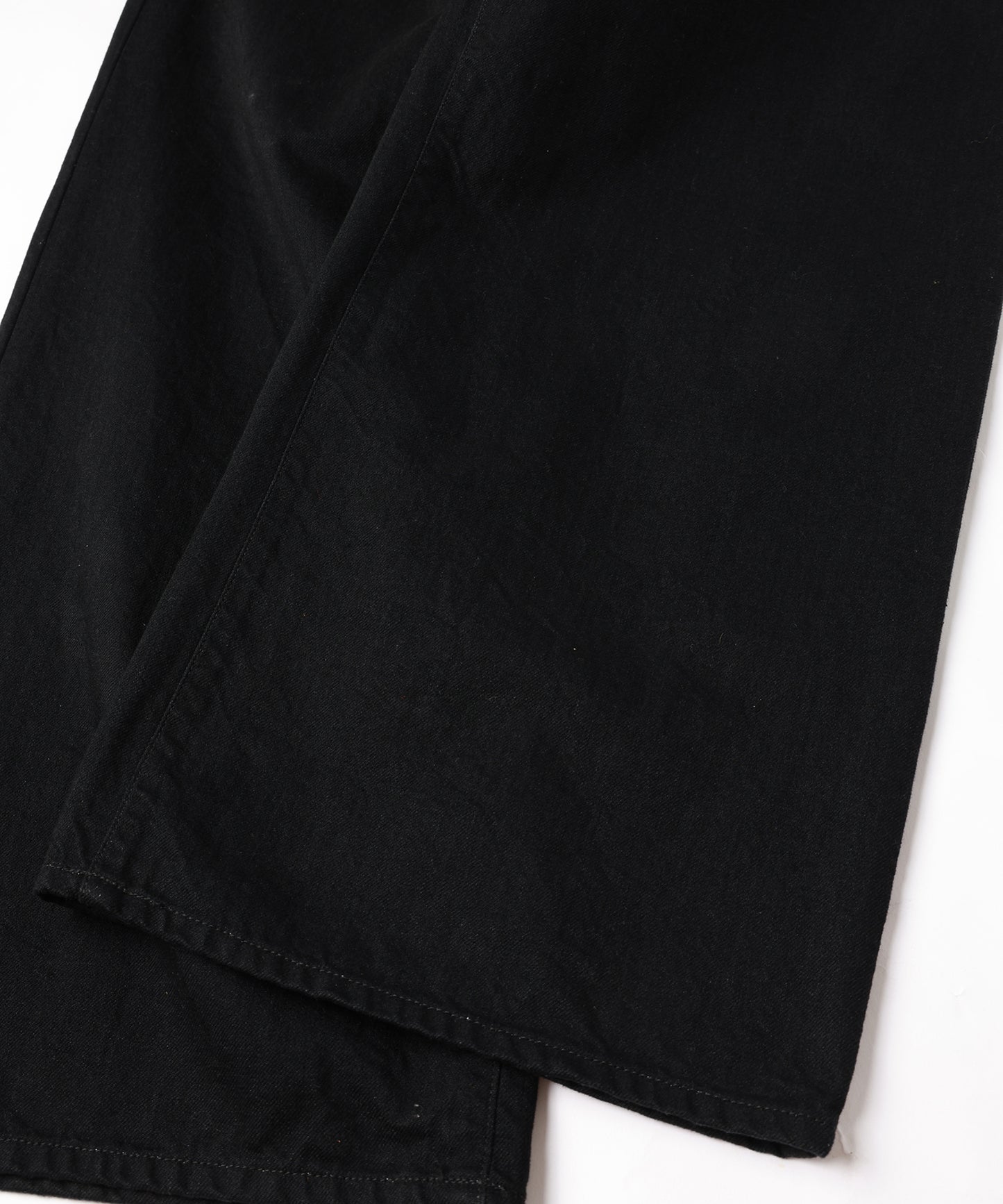 WIDE ONE TUCK STRAIGHT DENIM