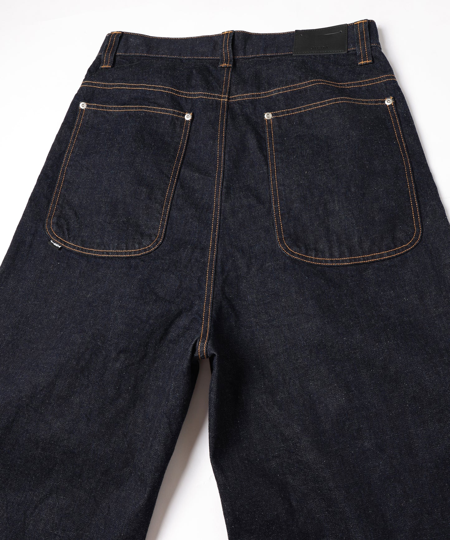 WIDE ONE TUCK STRAIGHT DENIM