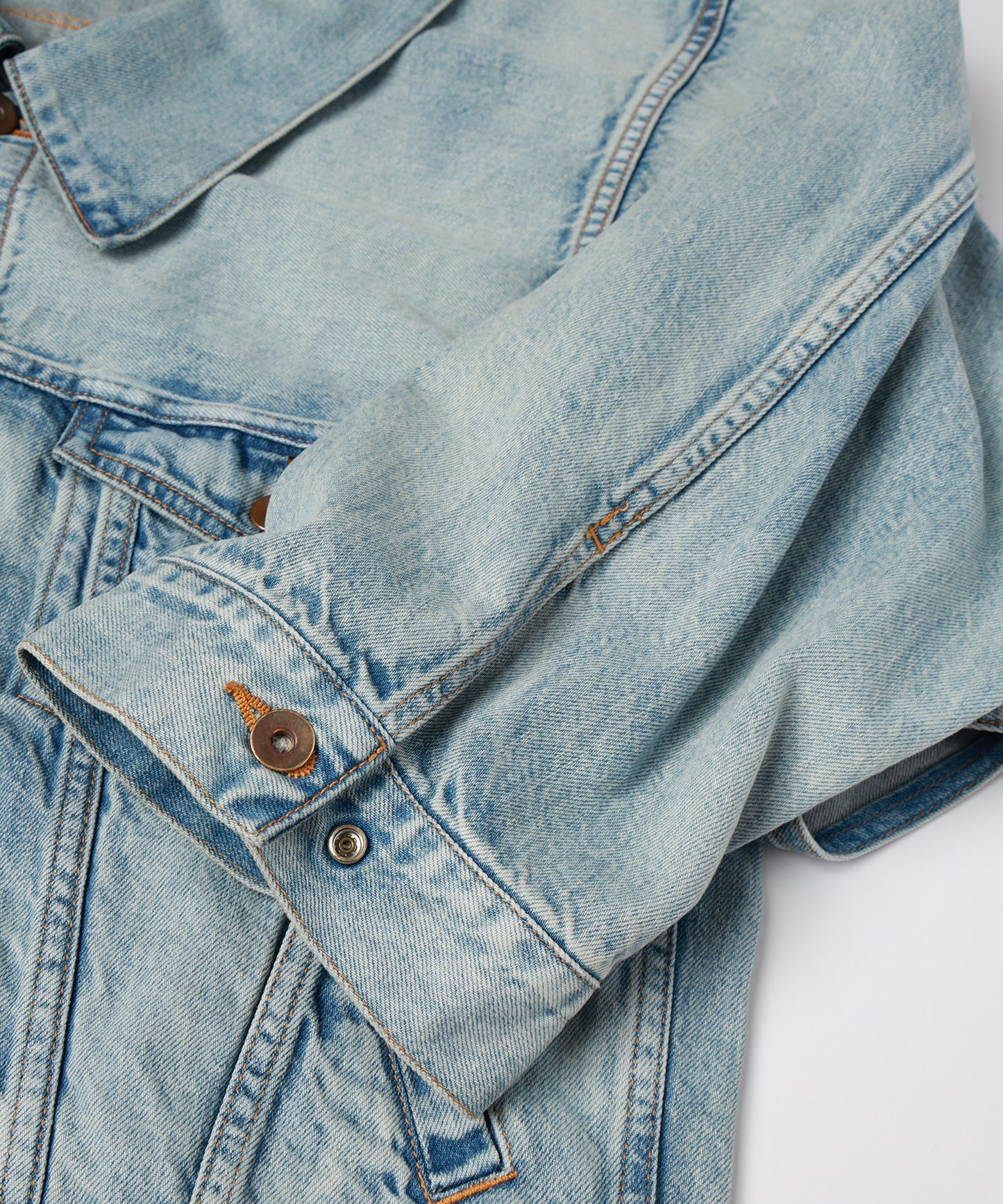 TWO-IN-ONE DENIM JACKET